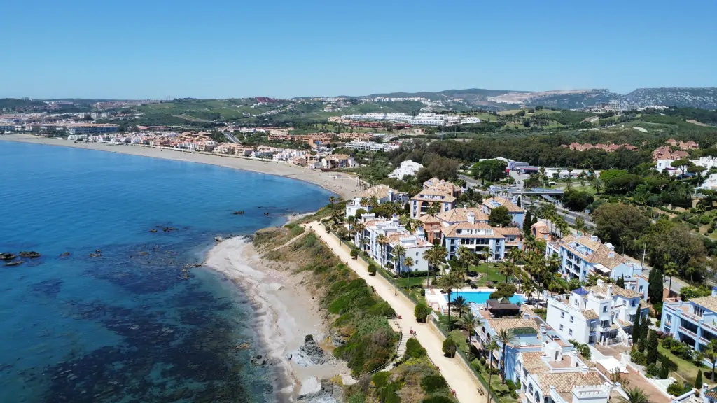 Apartment 3 Bedrooms 3 Bathrooms in Casares, Costa del Sol