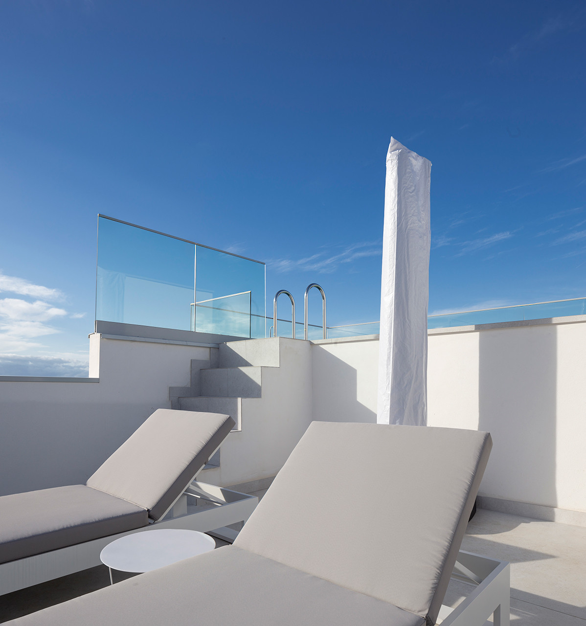 Apartment 4 Bedrooms 4 Bathrooms in Marbella, Costa del Sol