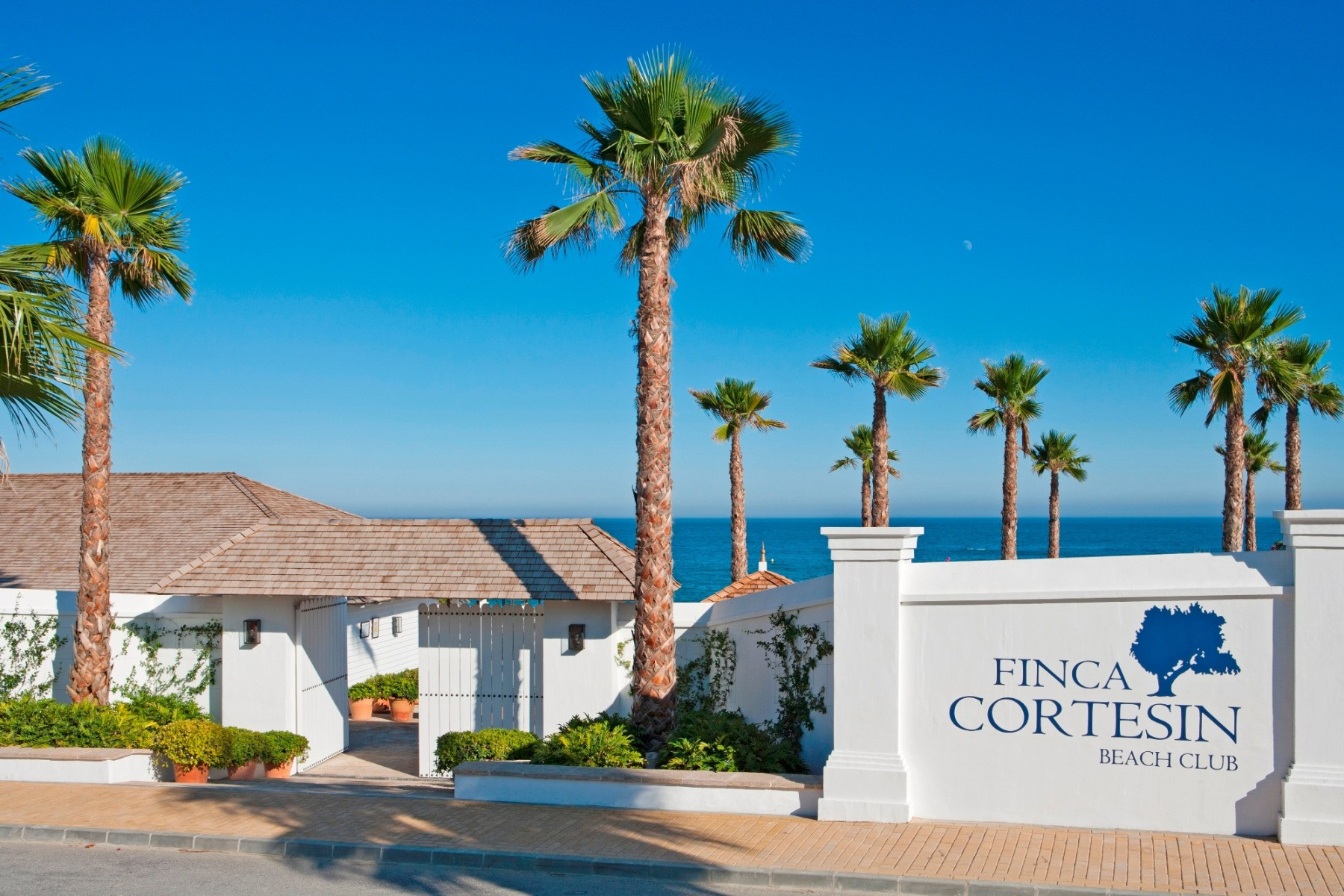 Villa 4 Bedrooms 4 Bathrooms in Marbella, Costa del Sol