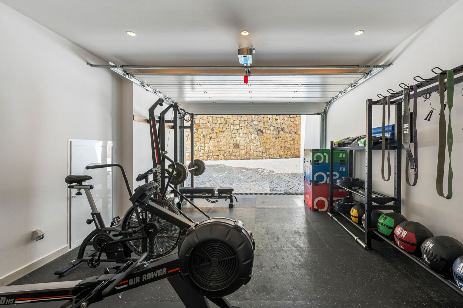 Villa 5 Bedrooms 5 Bathrooms in Benahavis, Costa del Sol