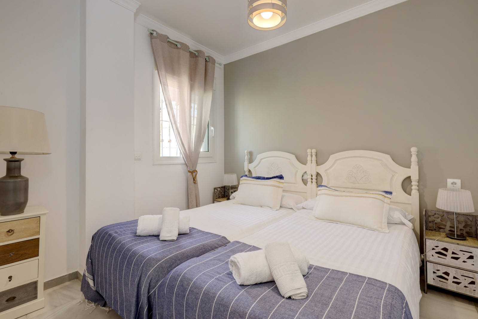 Apartment 2 Bedrooms 2 Bathrooms in Estepona, Costa del Sol