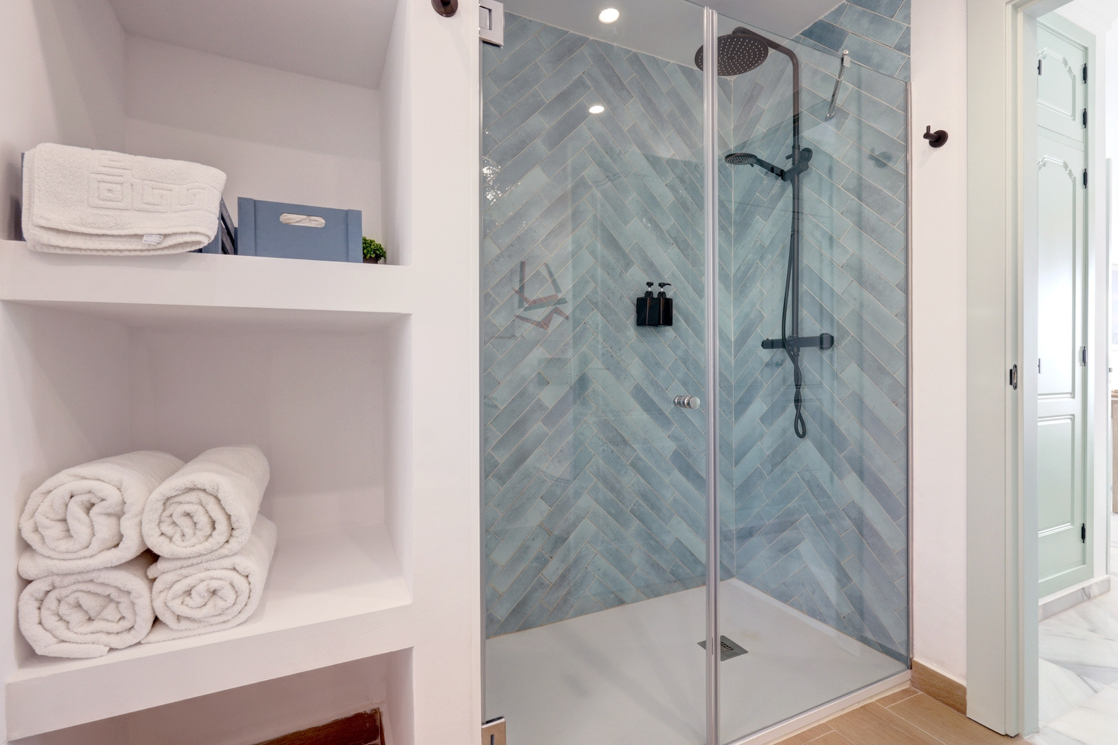 Apartment 2 Bedrooms 2 Bathrooms in Estepona, Costa del Sol