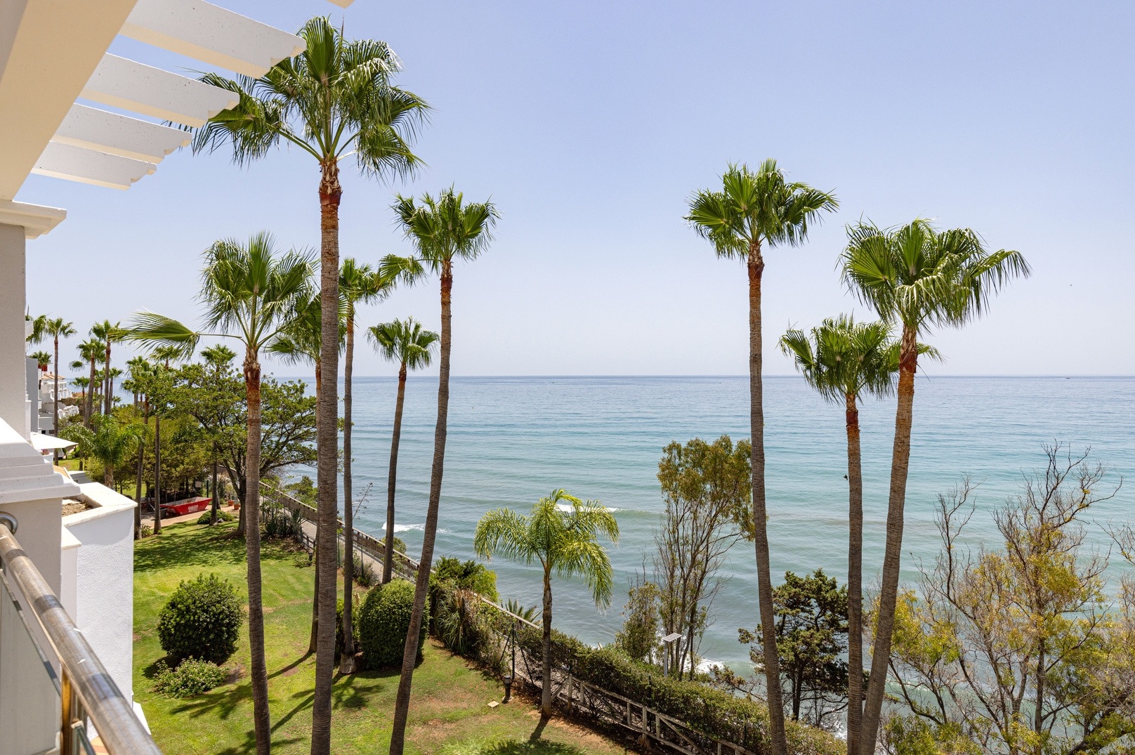 Apartment 2 Bedrooms 2 Bathrooms in Estepona, Costa del Sol