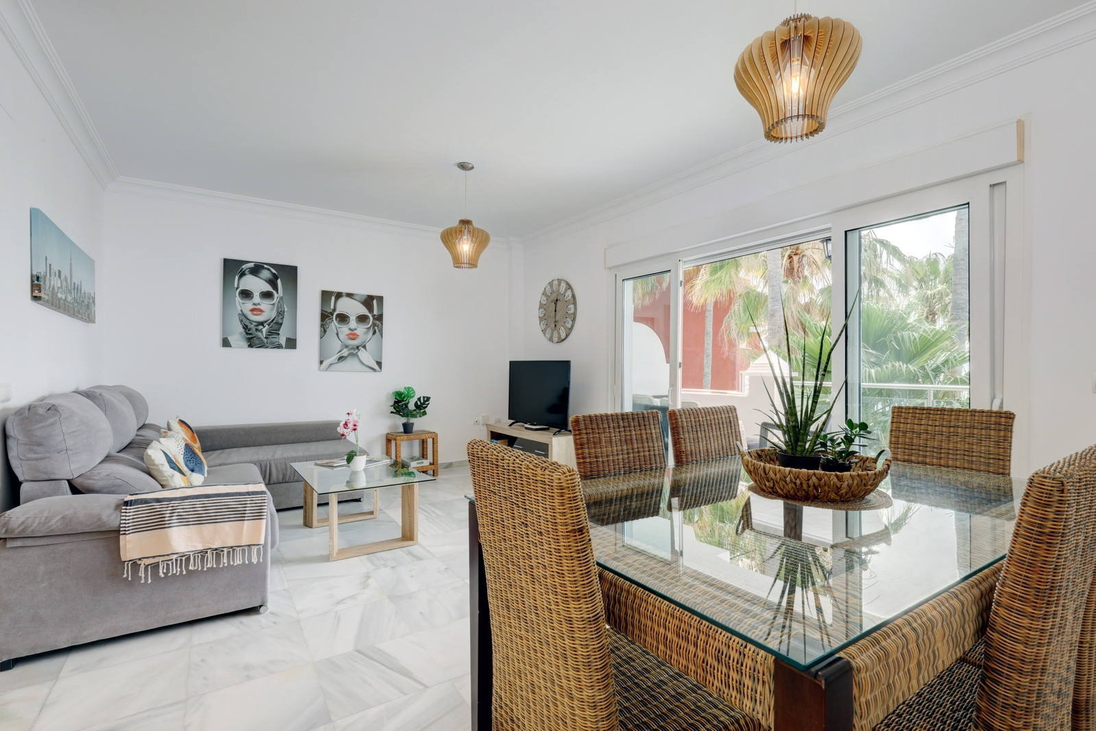 Apartment 2 Bedrooms 2 Bathrooms in Estepona, Costa del Sol