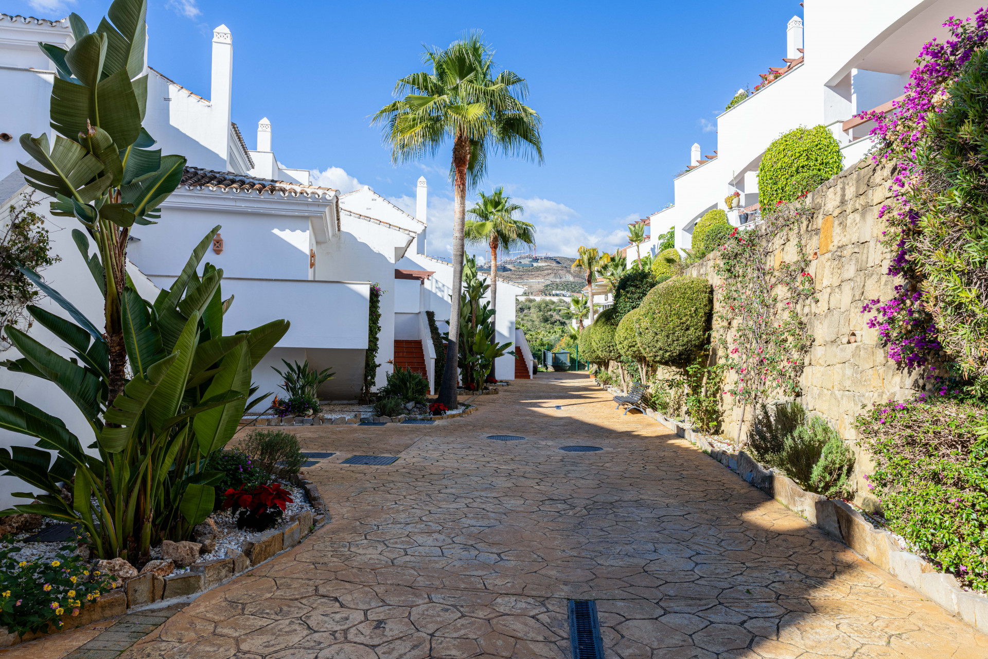 Apartment 2 Bedrooms 2 Bathrooms in Marbella, Costa del Sol