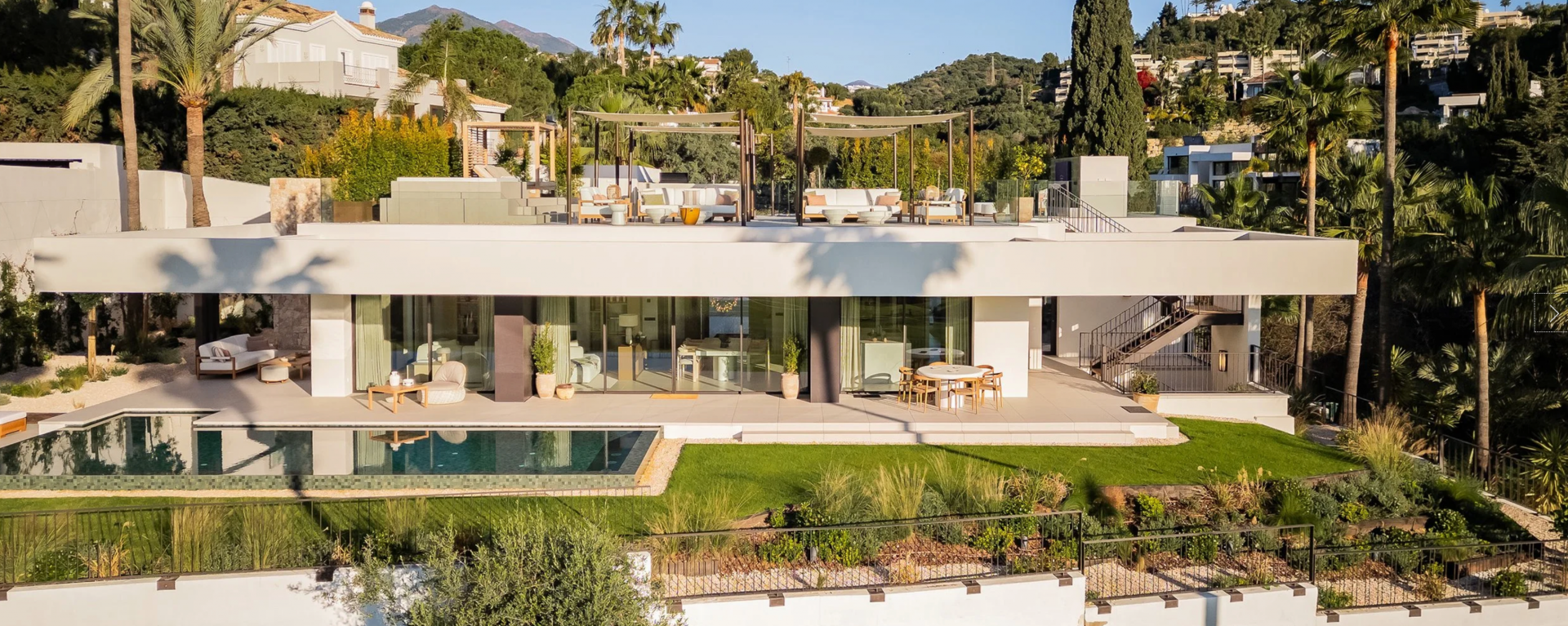 Villa 5 Bedrooms 6 Bathrooms in Marbella, Costa del Sol