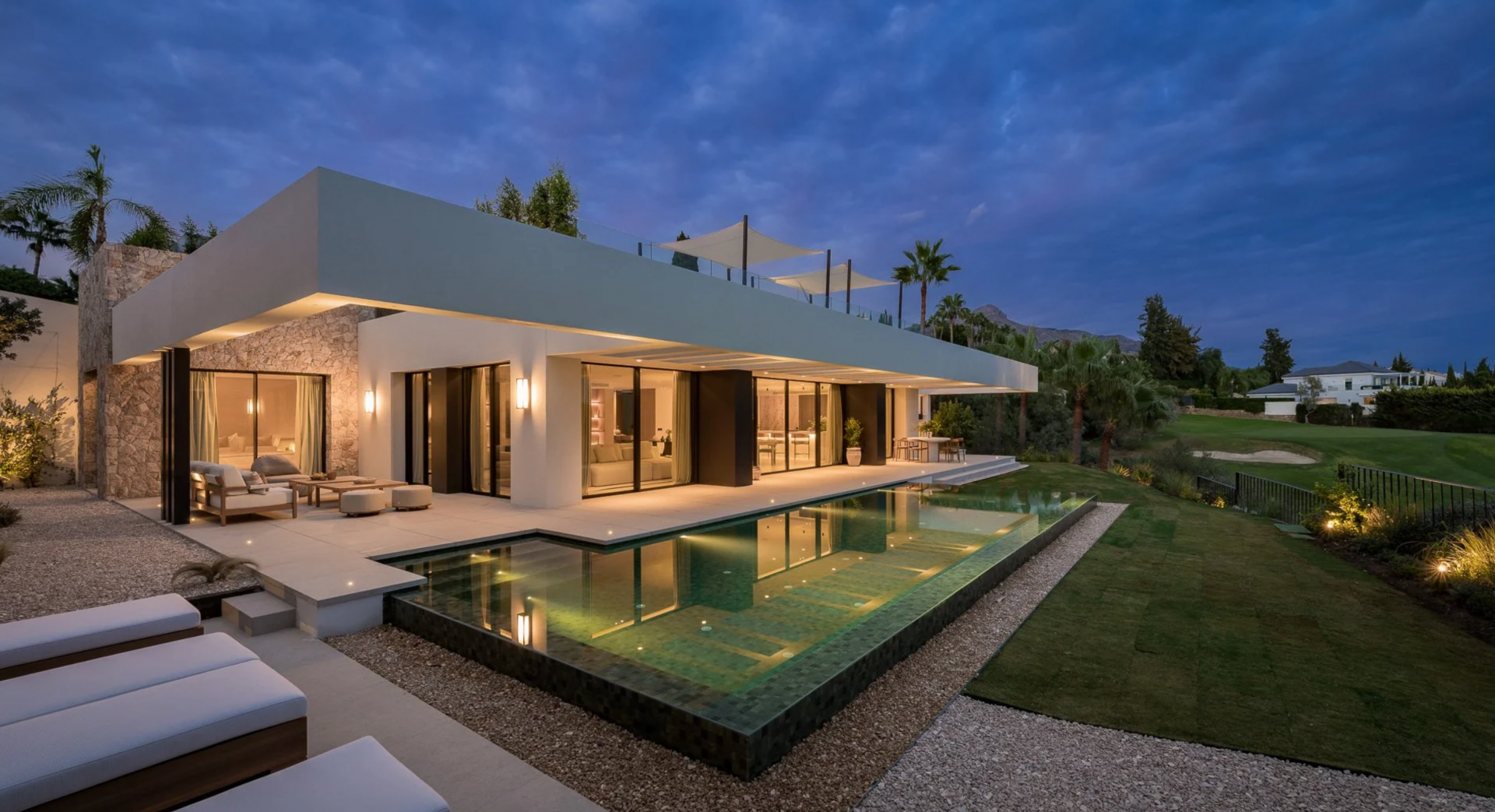 Villa 5 Bedrooms 6 Bathrooms in Marbella, Costa del Sol