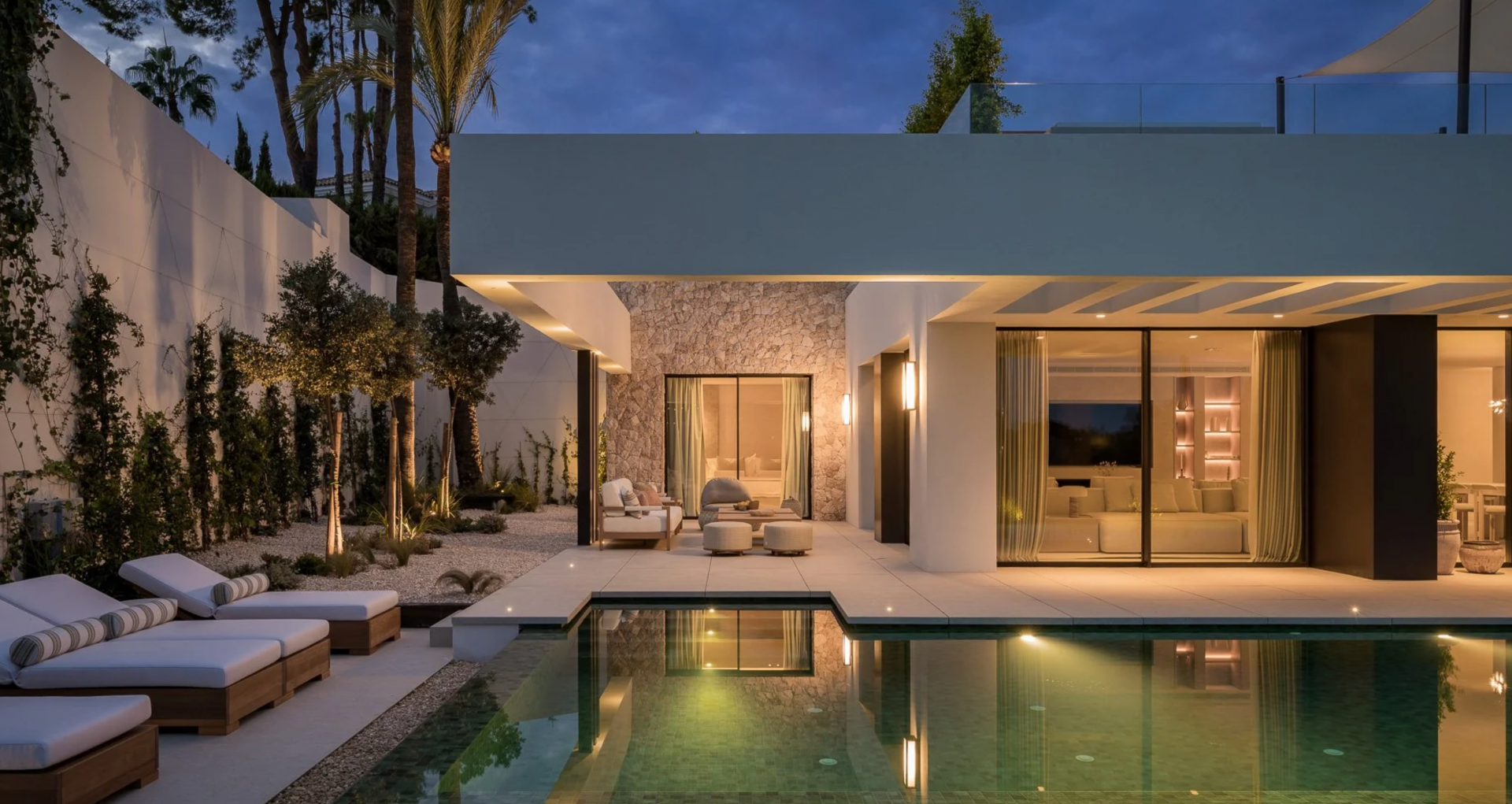 Villa 5 Bedrooms 6 Bathrooms in Marbella, Costa del Sol