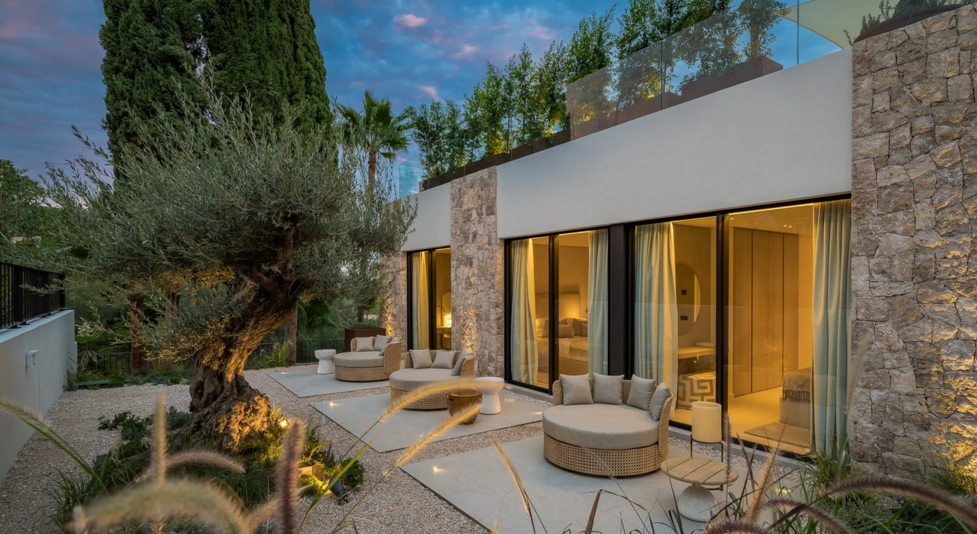 Villa 5 Bedrooms 6 Bathrooms in Marbella, Costa del Sol