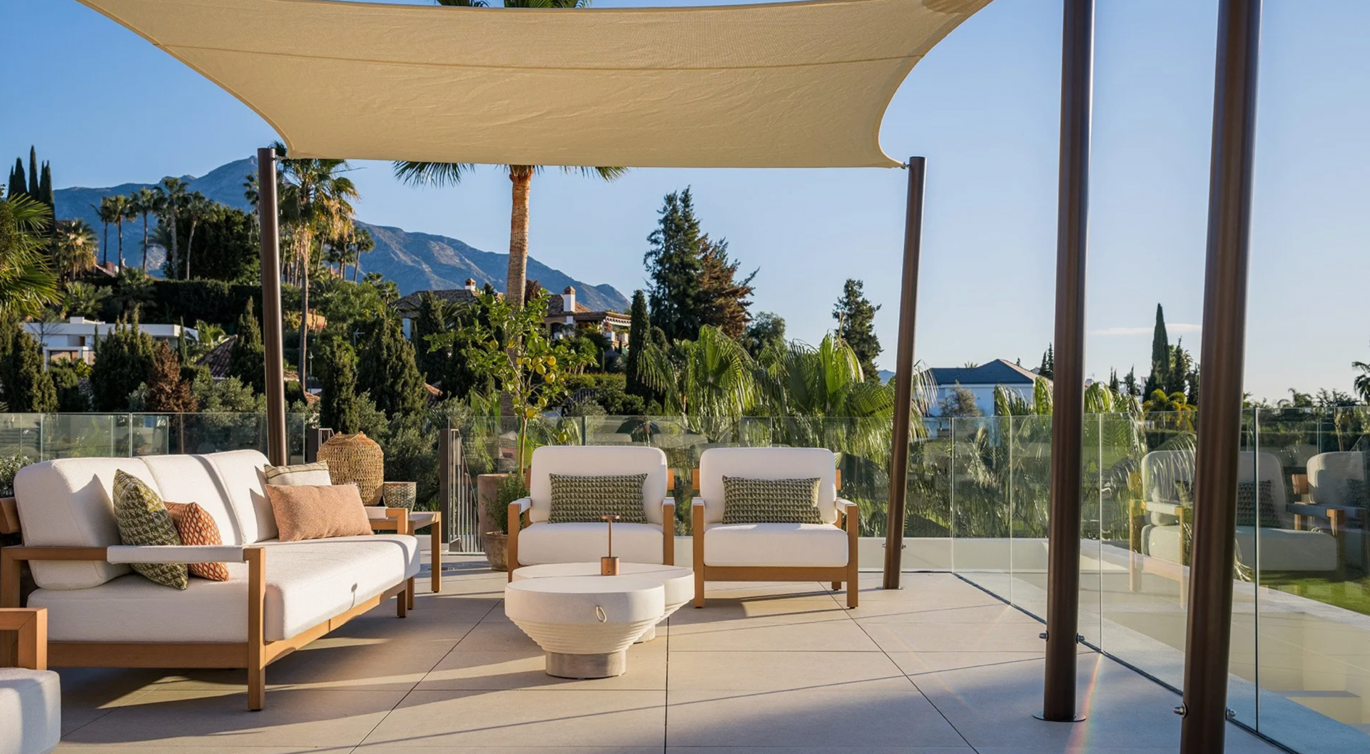 Villa 5 Bedrooms 6 Bathrooms in Marbella, Costa del Sol