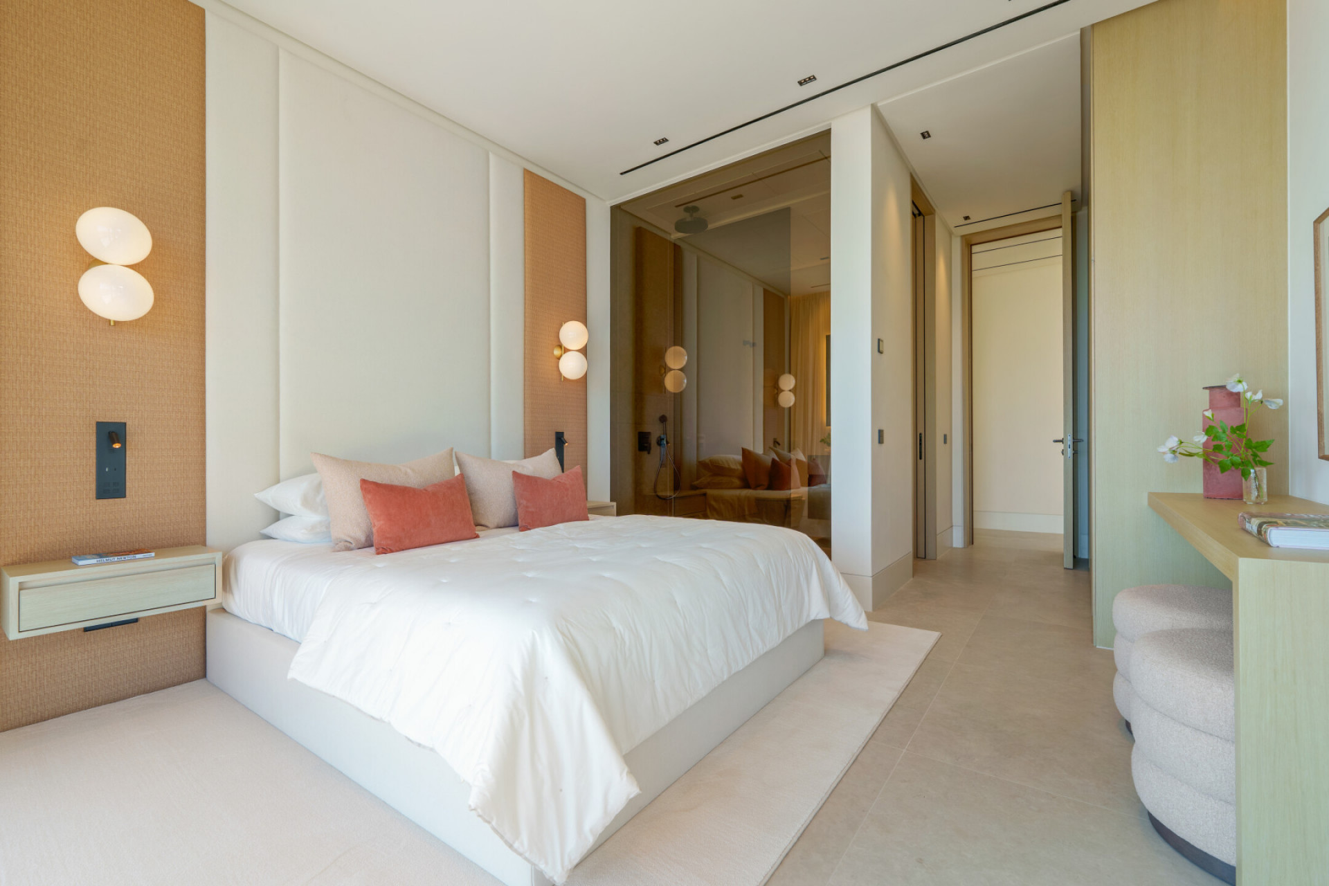 Villa 8 Bedrooms 9 Bathrooms in Benahavis, Costa del Sol