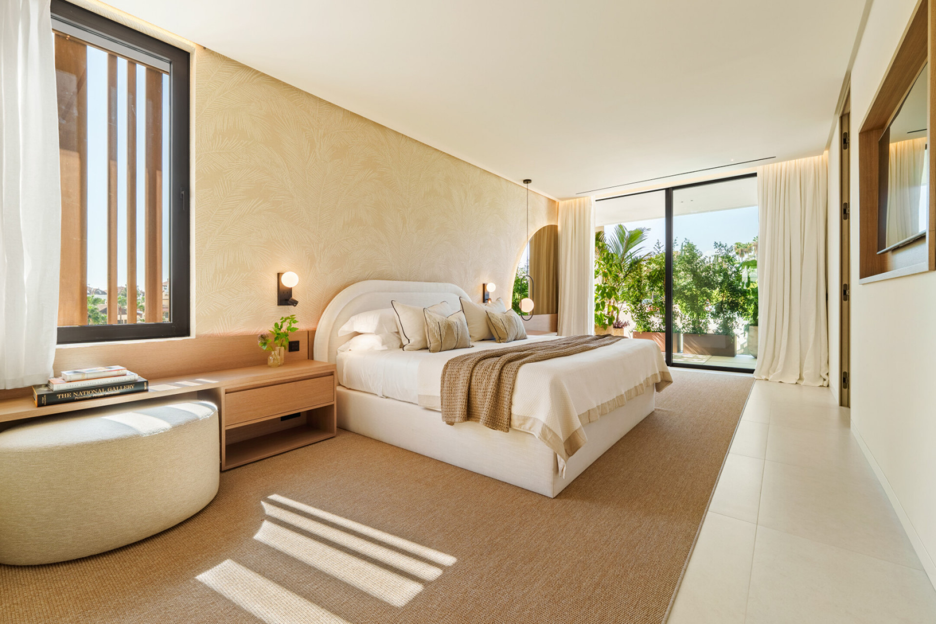 Villa 5 Bedrooms 7 Bathrooms in Marbella, Costa del Sol