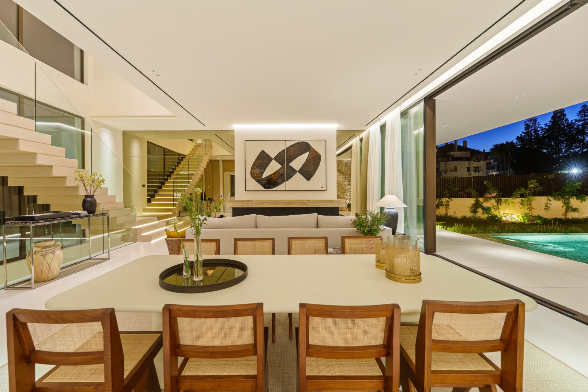 Villa 5 Bedrooms 7 Bathrooms in Marbella, Costa del Sol