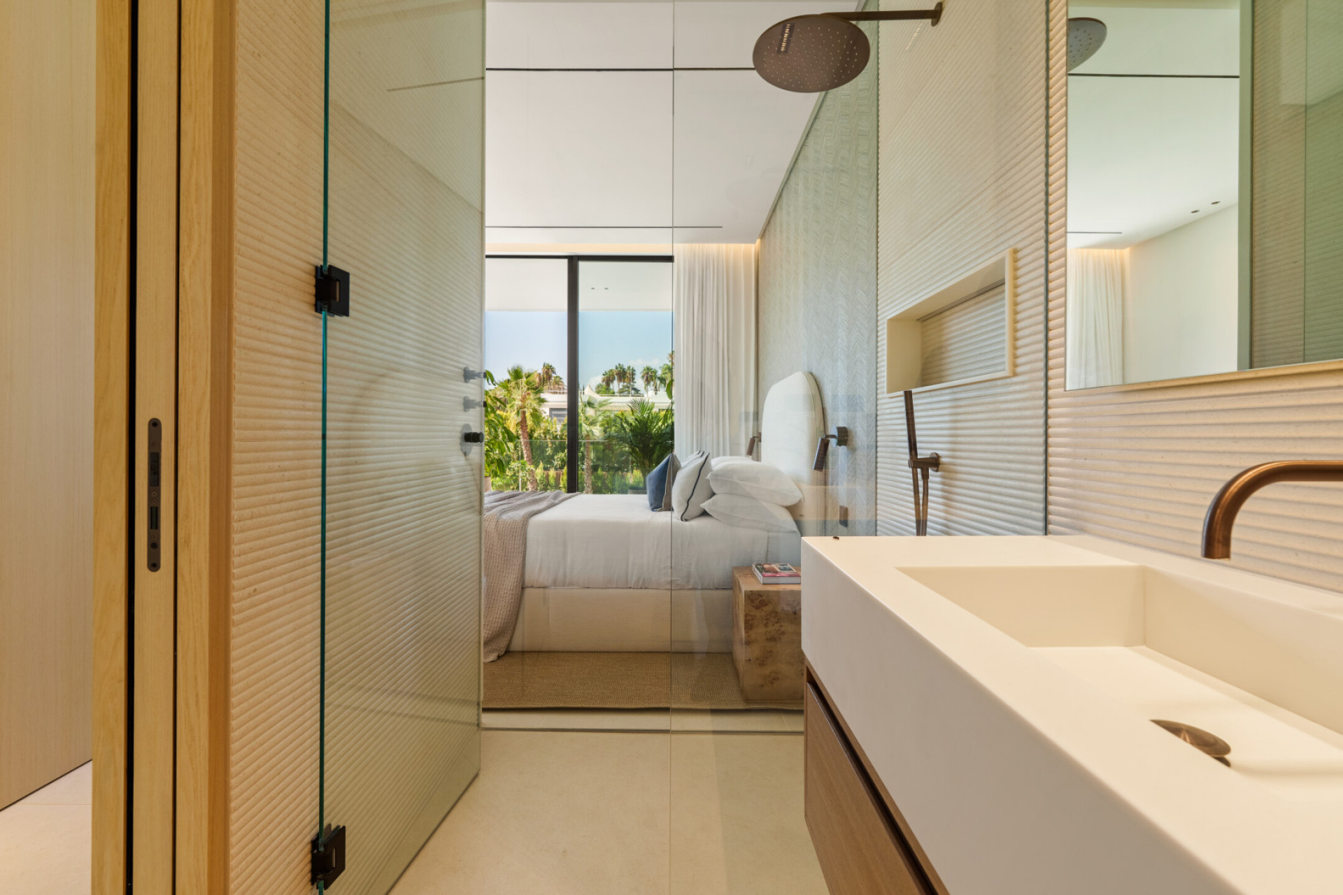 Villa 5 Bedrooms 7 Bathrooms in Marbella, Costa del Sol