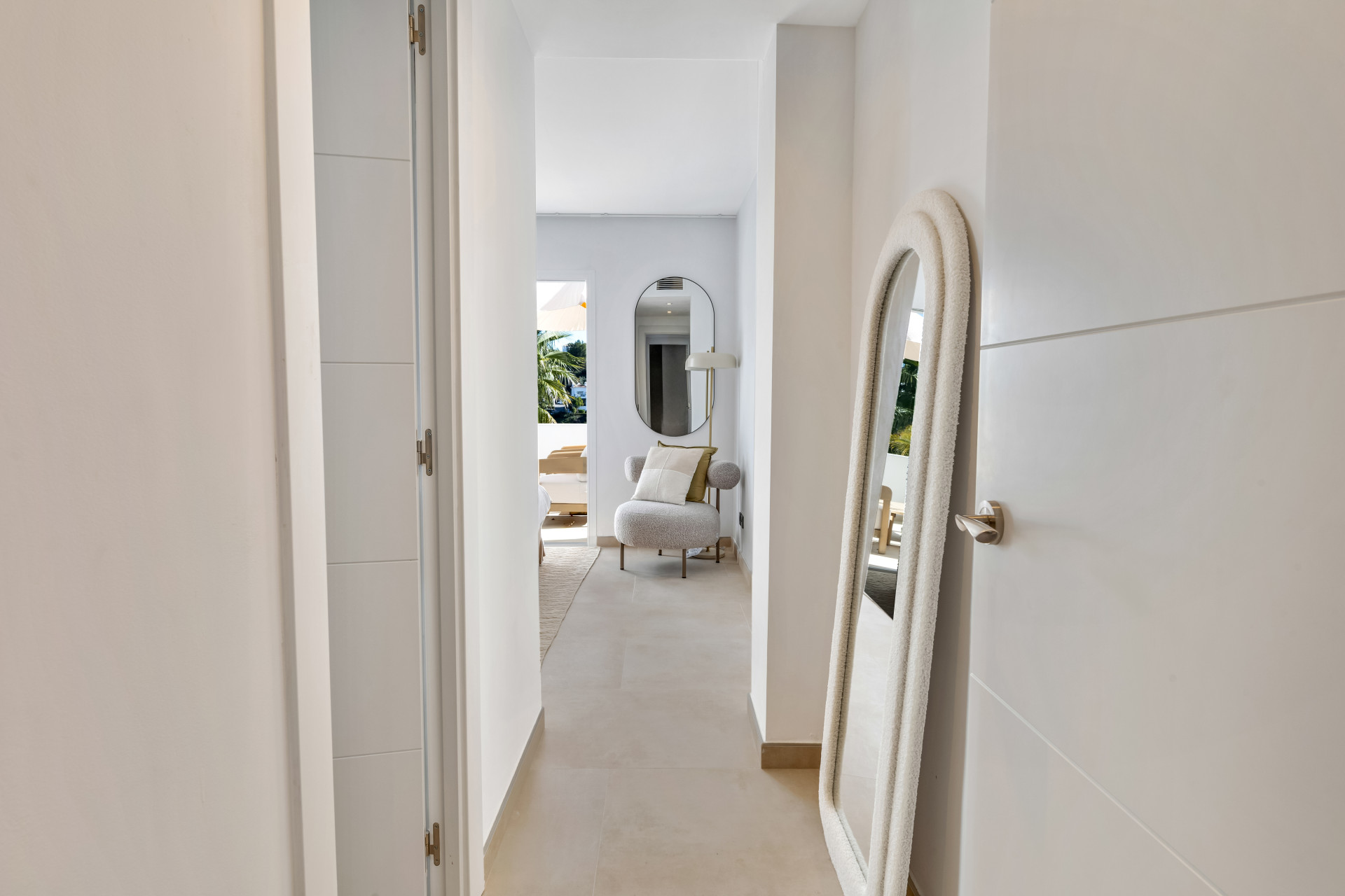 Apartment 2 Bedrooms 2 Bathrooms in Benahavis, Costa del Sol