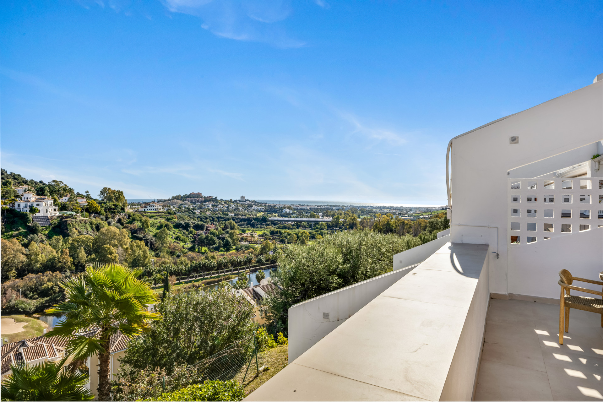 Apartment 2 Bedrooms 2 Bathrooms in Benahavis, Costa del Sol