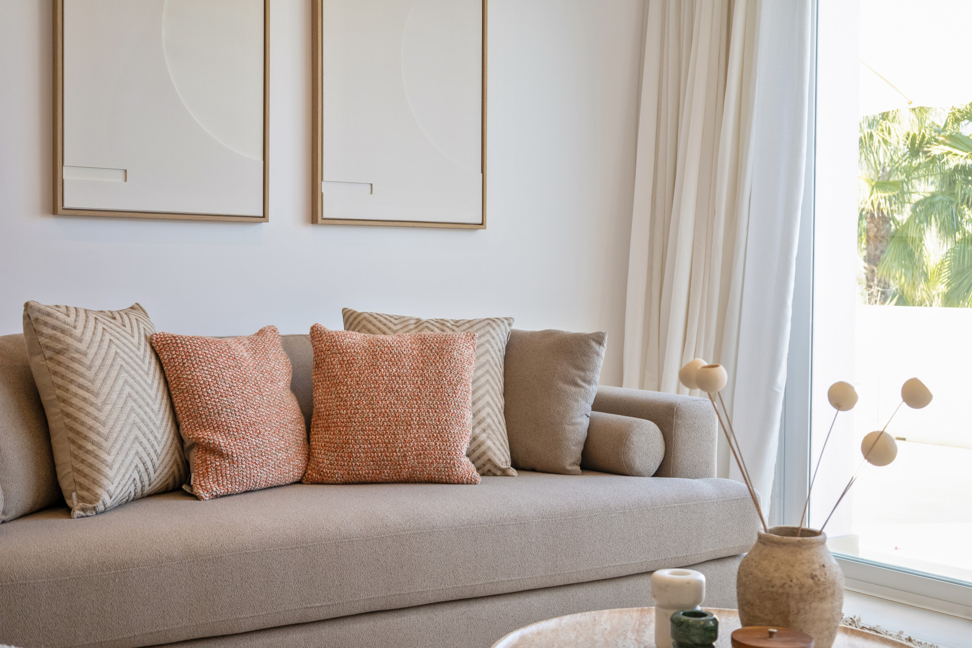 Apartment 2 Bedrooms 2 Bathrooms in Benahavis, Costa del Sol