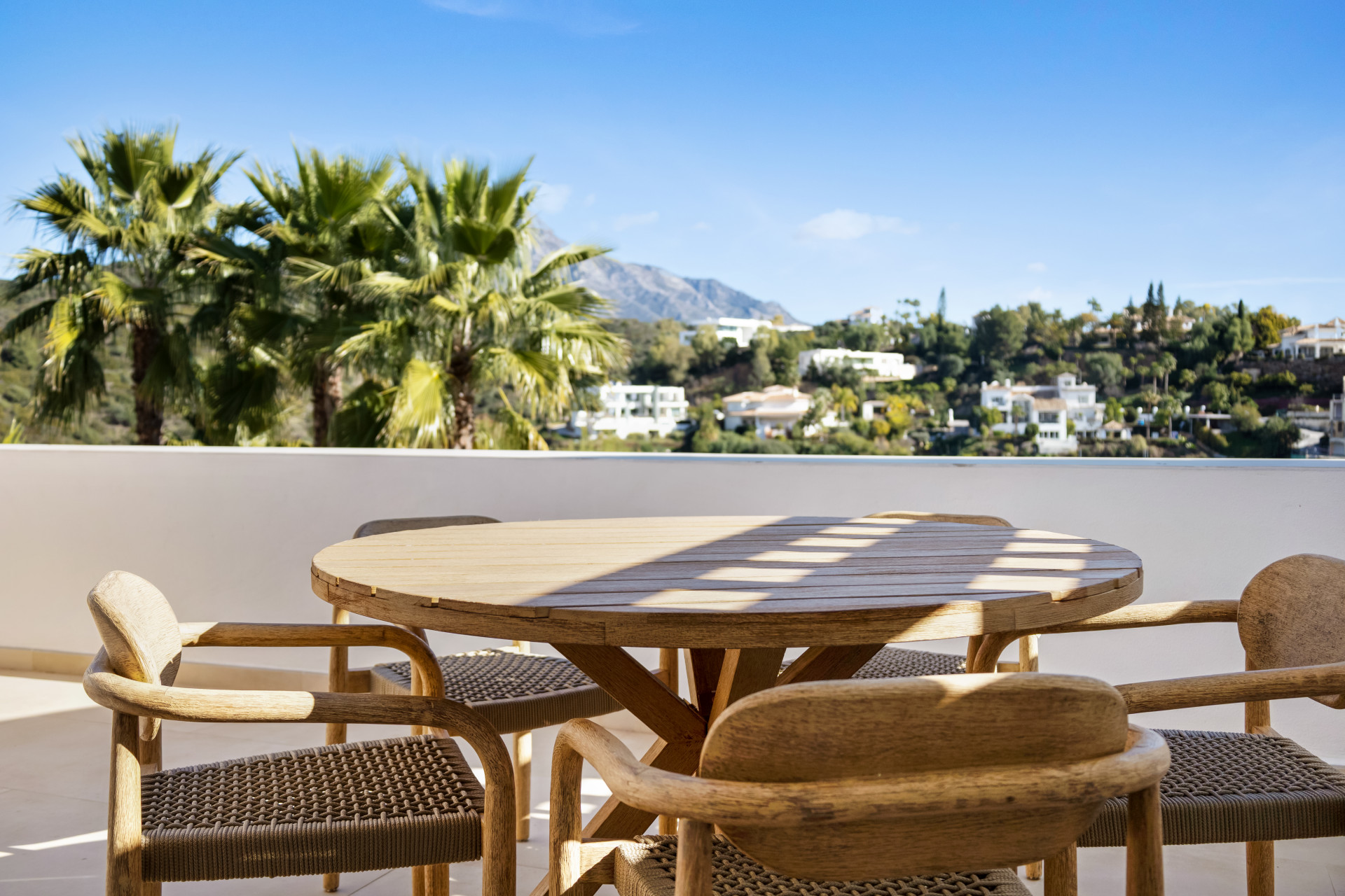 Apartment 2 Bedrooms 2 Bathrooms in Benahavis, Costa del Sol