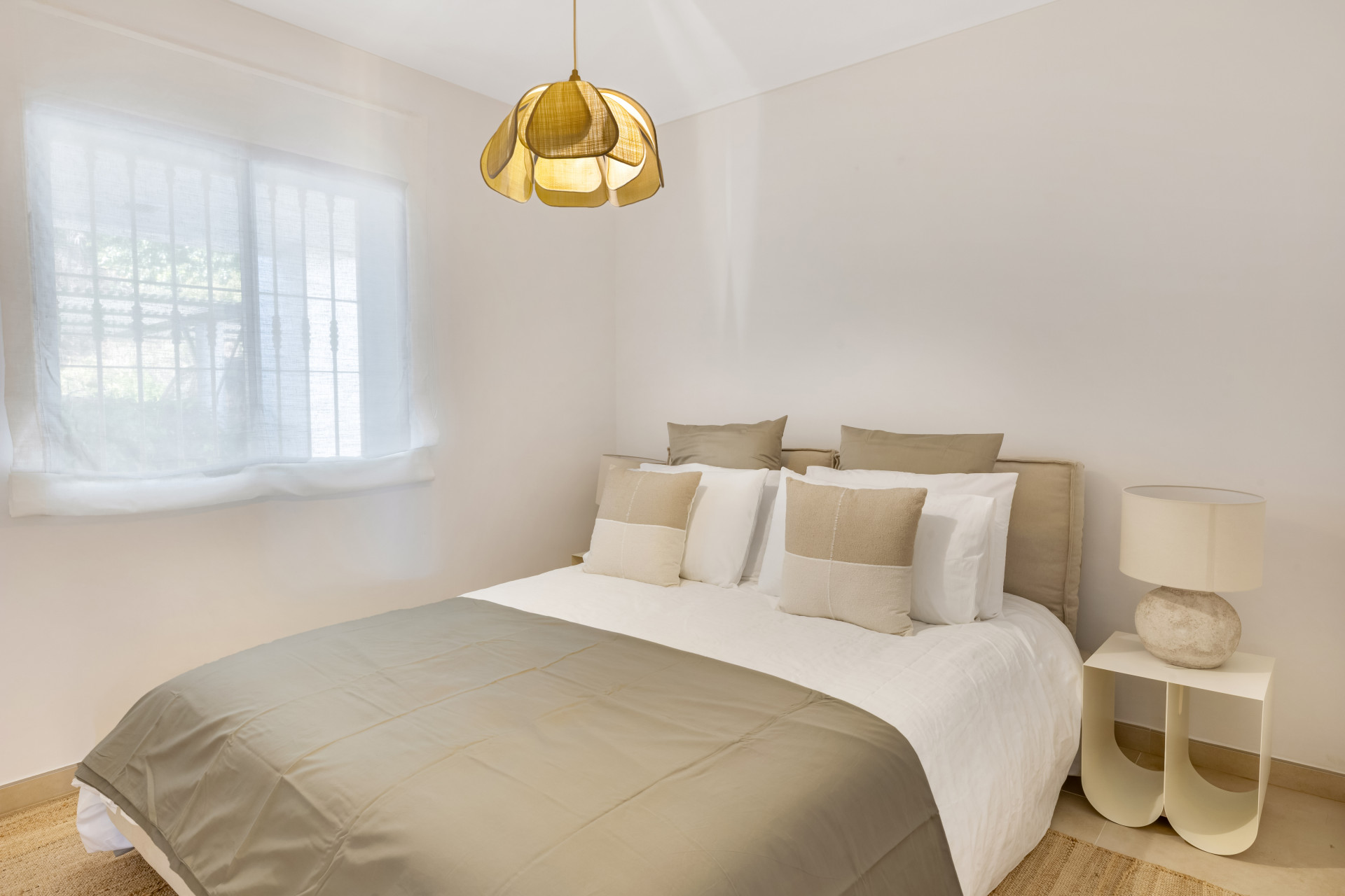 Apartment 2 Bedrooms 2 Bathrooms in Benahavis, Costa del Sol