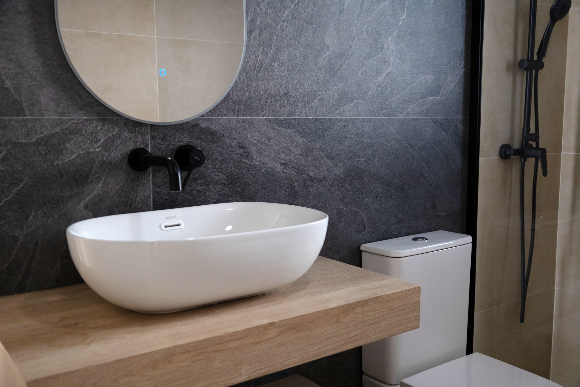 Apartment 2 Bedrooms 2 Bathrooms in Benahavis, Costa del Sol