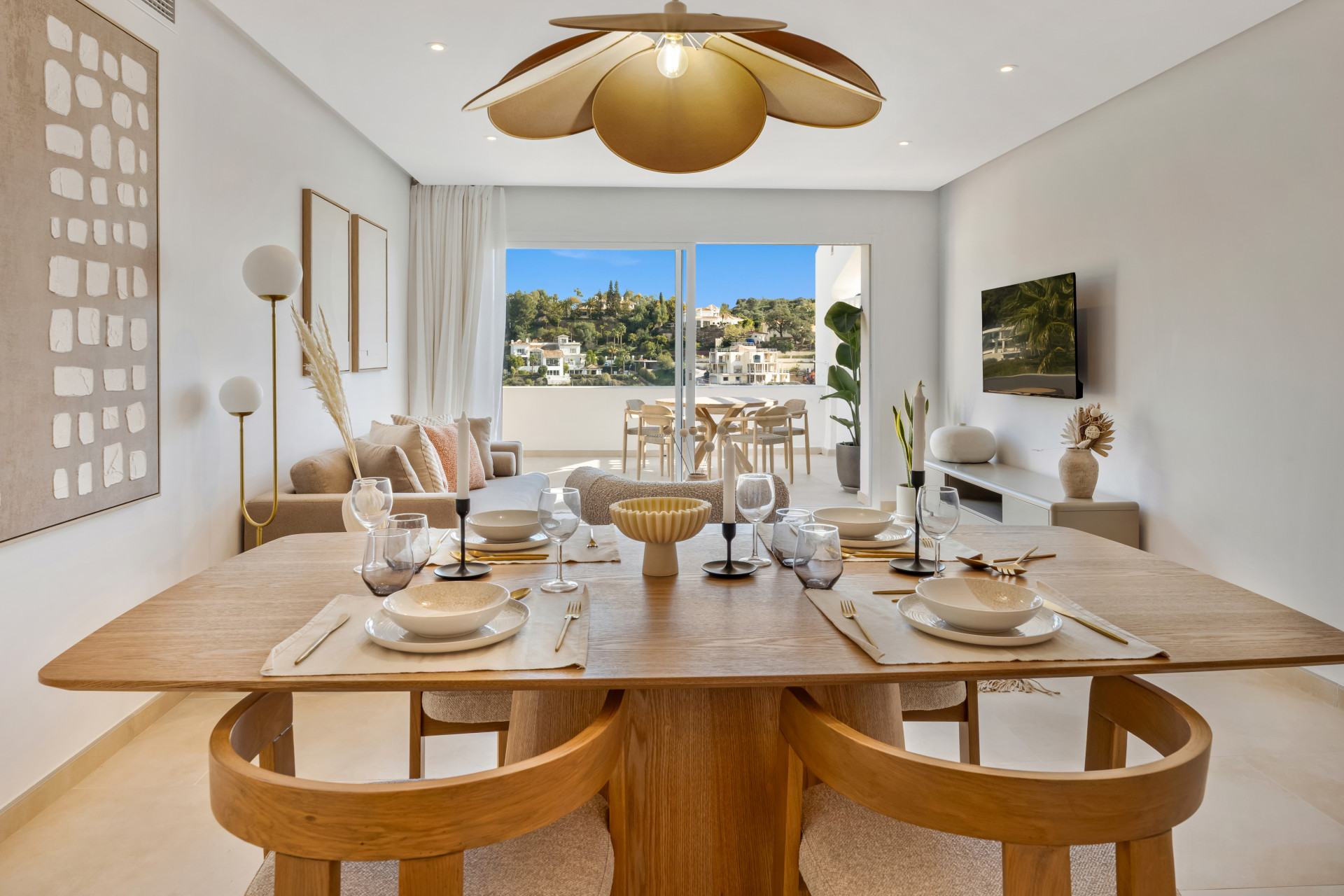 Apartment 2 Bedrooms 2 Bathrooms in Benahavis, Costa del Sol