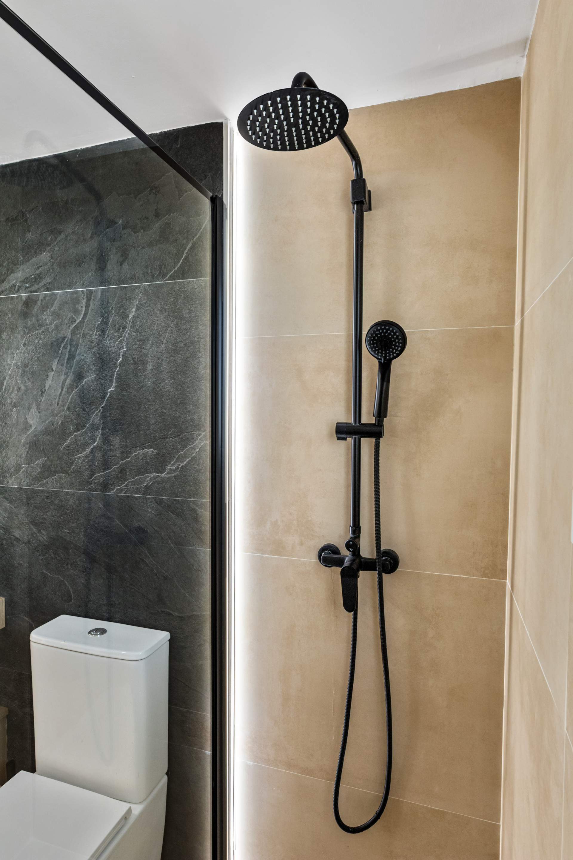 Apartment 2 Bedrooms 2 Bathrooms in Benahavis, Costa del Sol