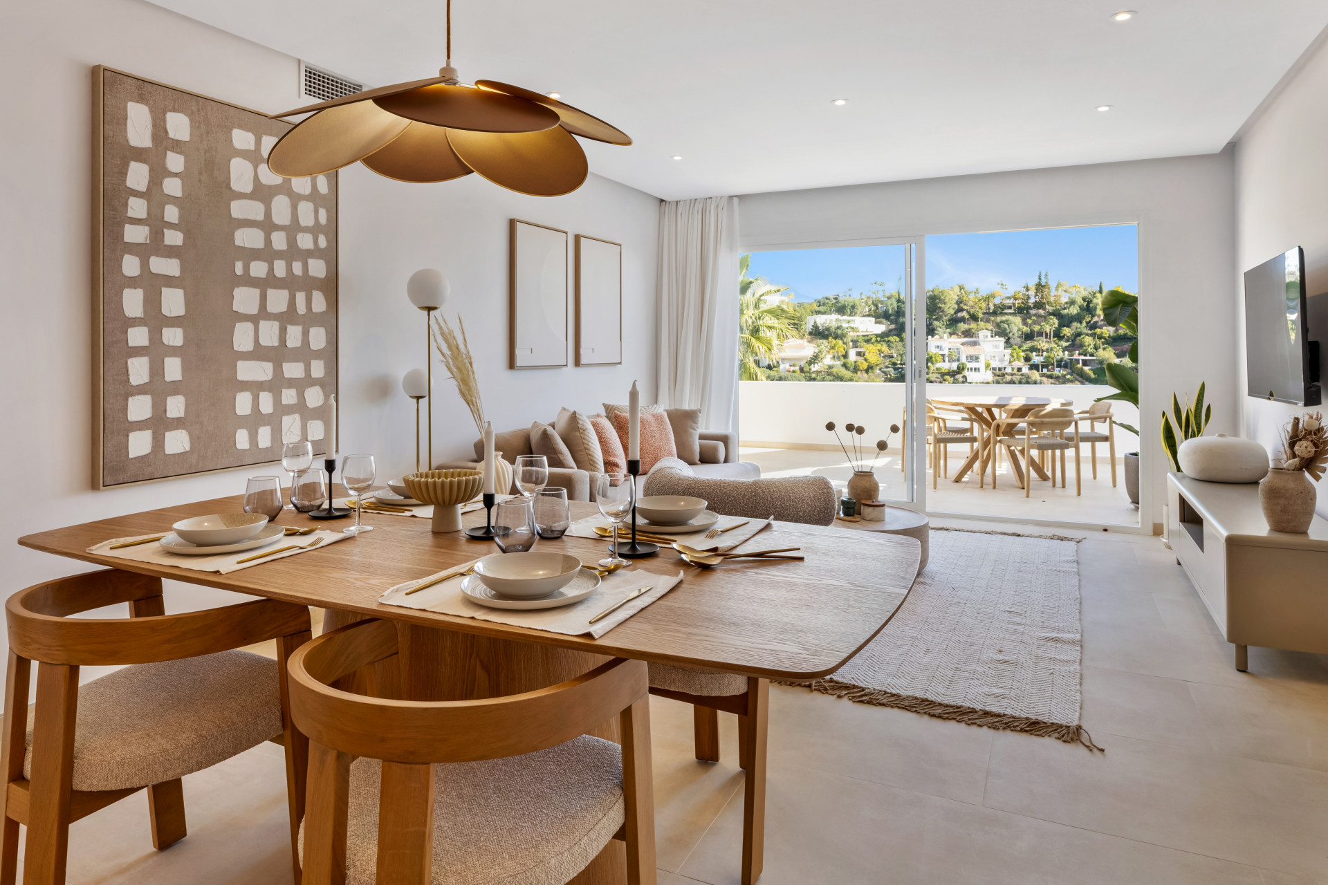 Apartment 2 Bedrooms 2 Bathrooms in Benahavis, Costa del Sol