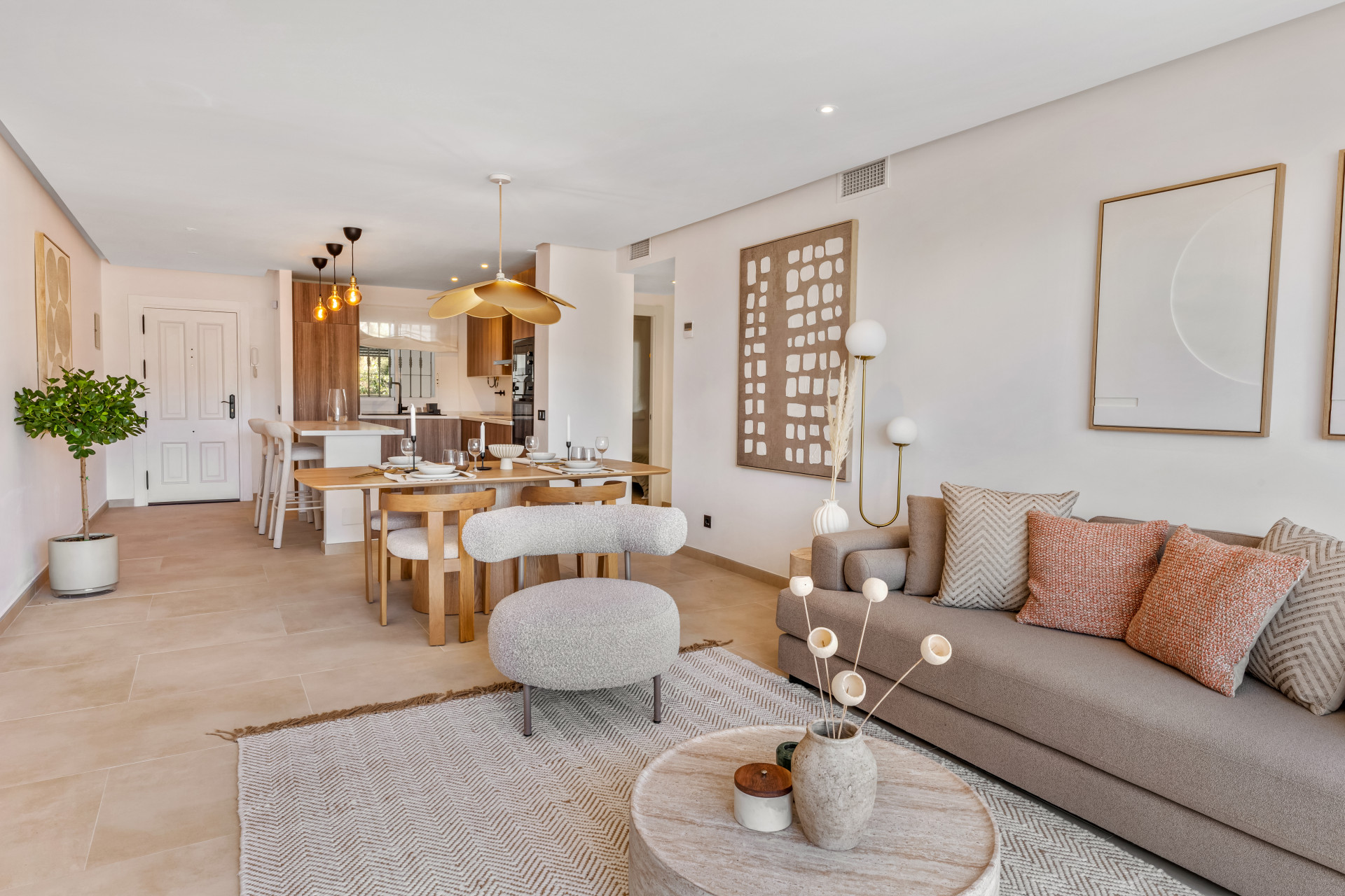 Apartment 2 Bedrooms 2 Bathrooms in Benahavis, Costa del Sol