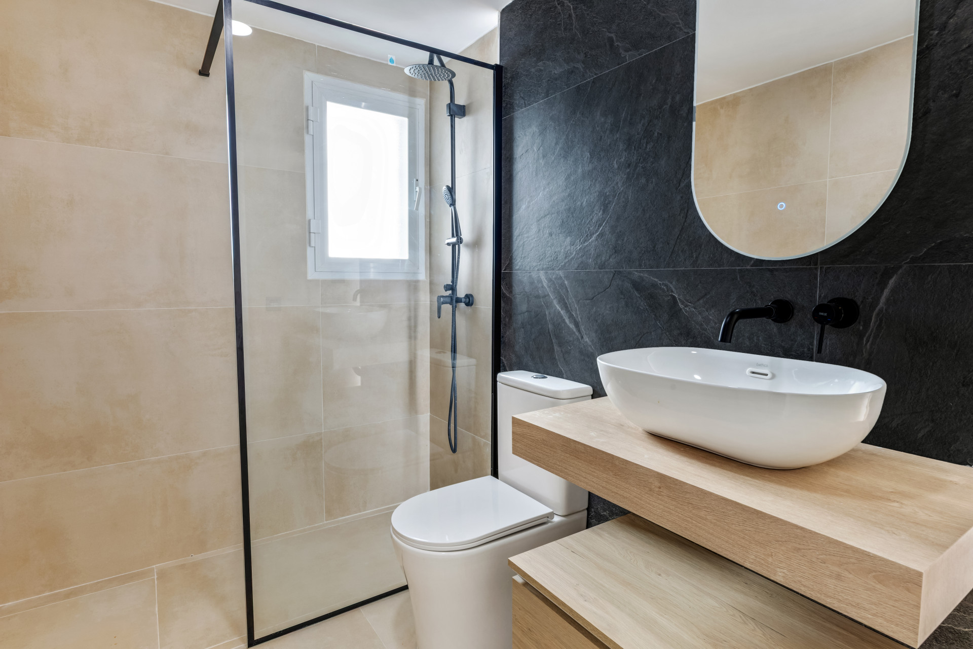 Apartment 2 Bedrooms 2 Bathrooms in Benahavis, Costa del Sol