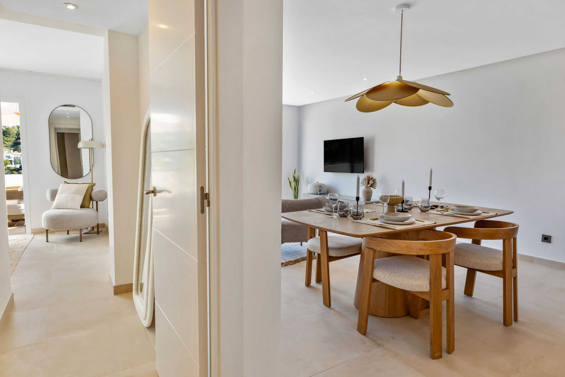 Apartment 2 Bedrooms 2 Bathrooms in Benahavis, Costa del Sol