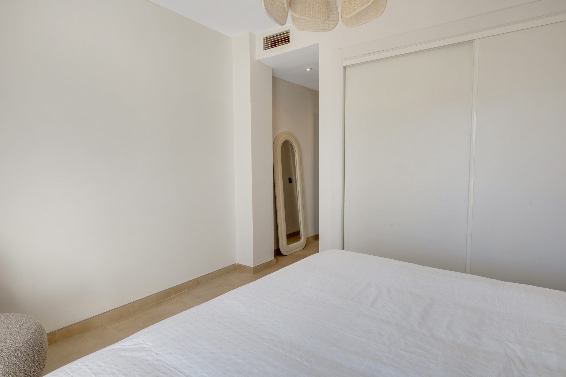 Apartment 2 Bedrooms 2 Bathrooms in Benahavis, Costa del Sol