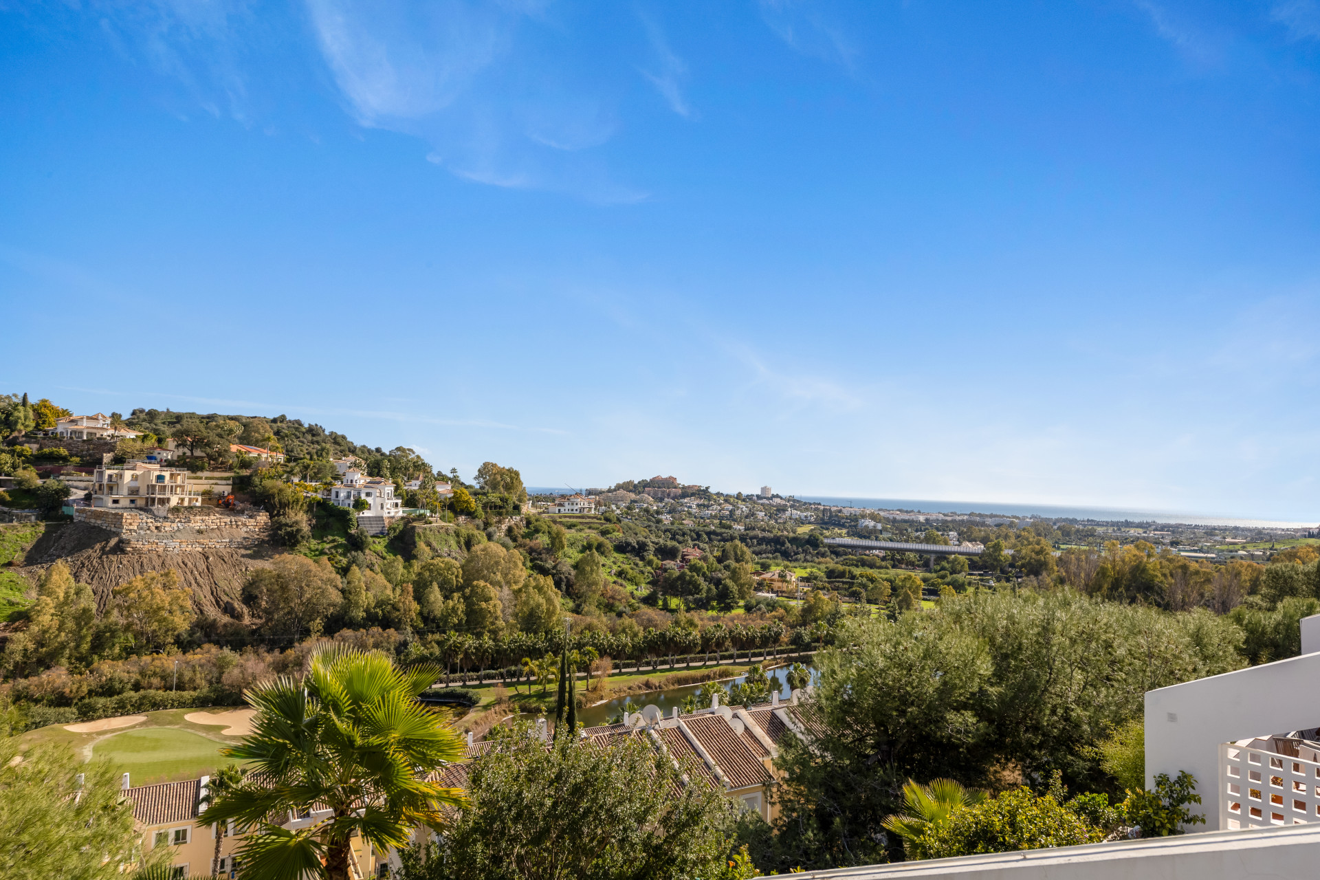 Apartment 2 Bedrooms 2 Bathrooms in Benahavis, Costa del Sol
