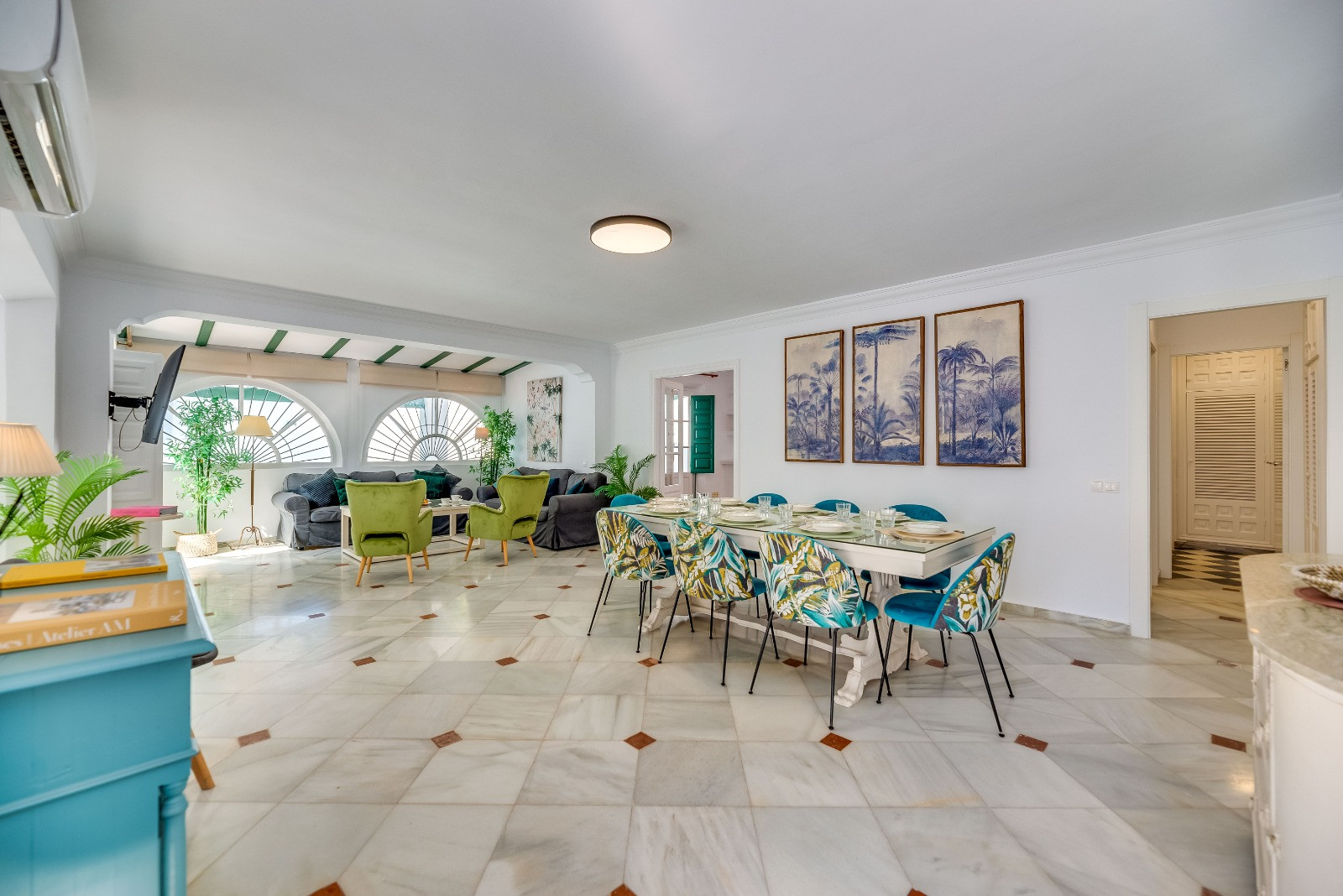 Villa 4 Bedrooms 3 Bathrooms in Marbella, Costa del Sol