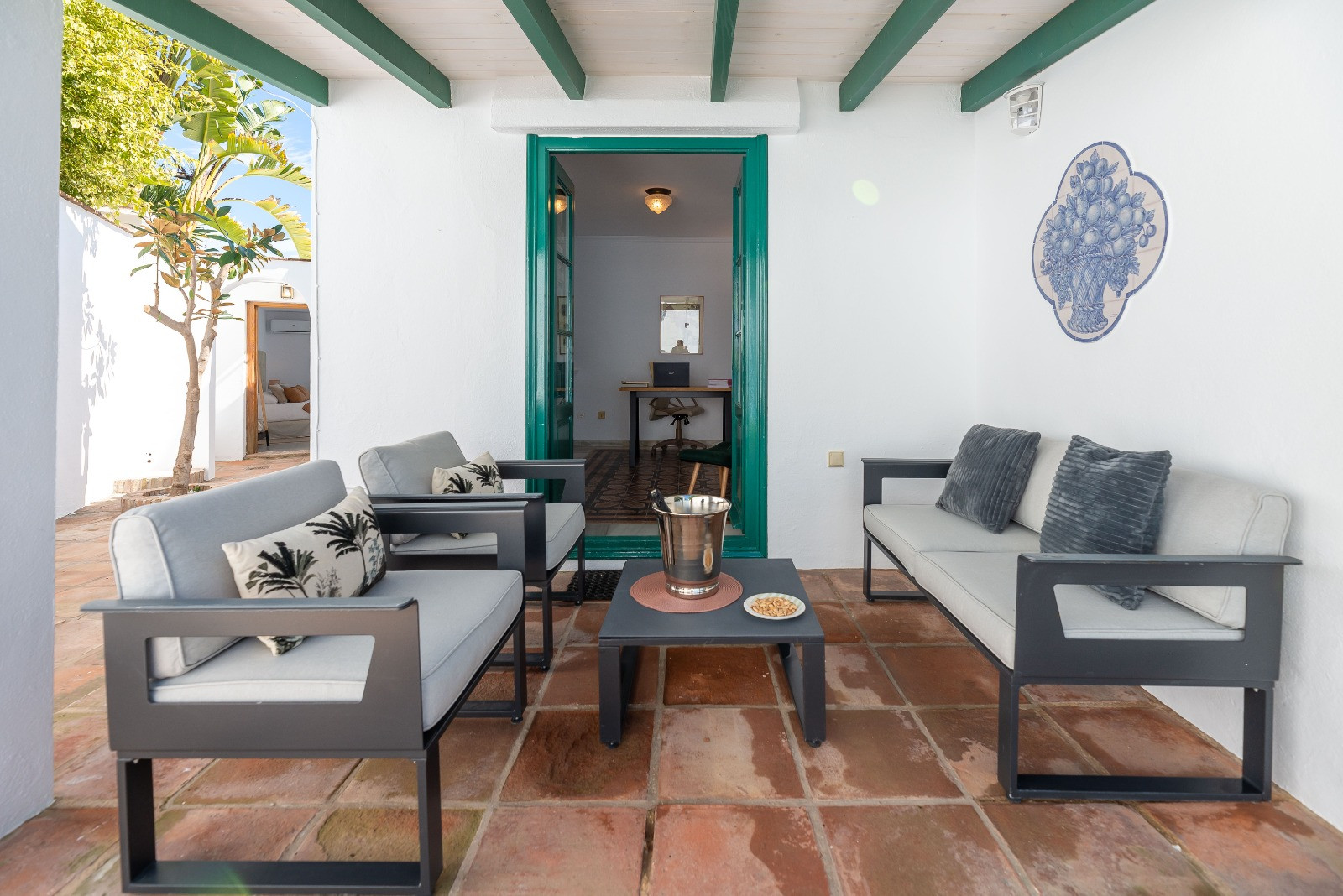 Villa 4 Bedrooms 3 Bathrooms in Marbella, Costa del Sol