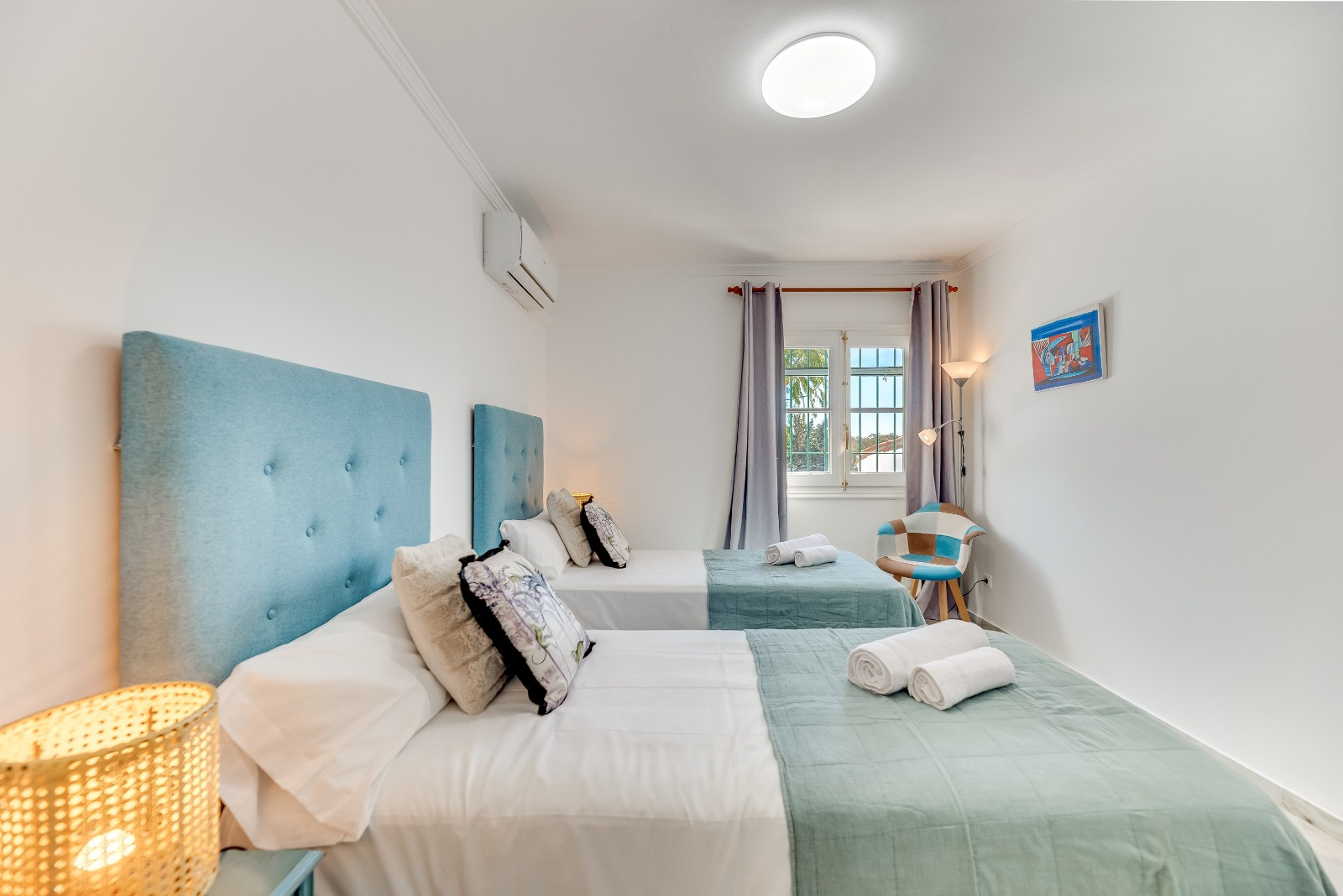 Villa 4 Bedrooms 3 Bathrooms in Marbella, Costa del Sol