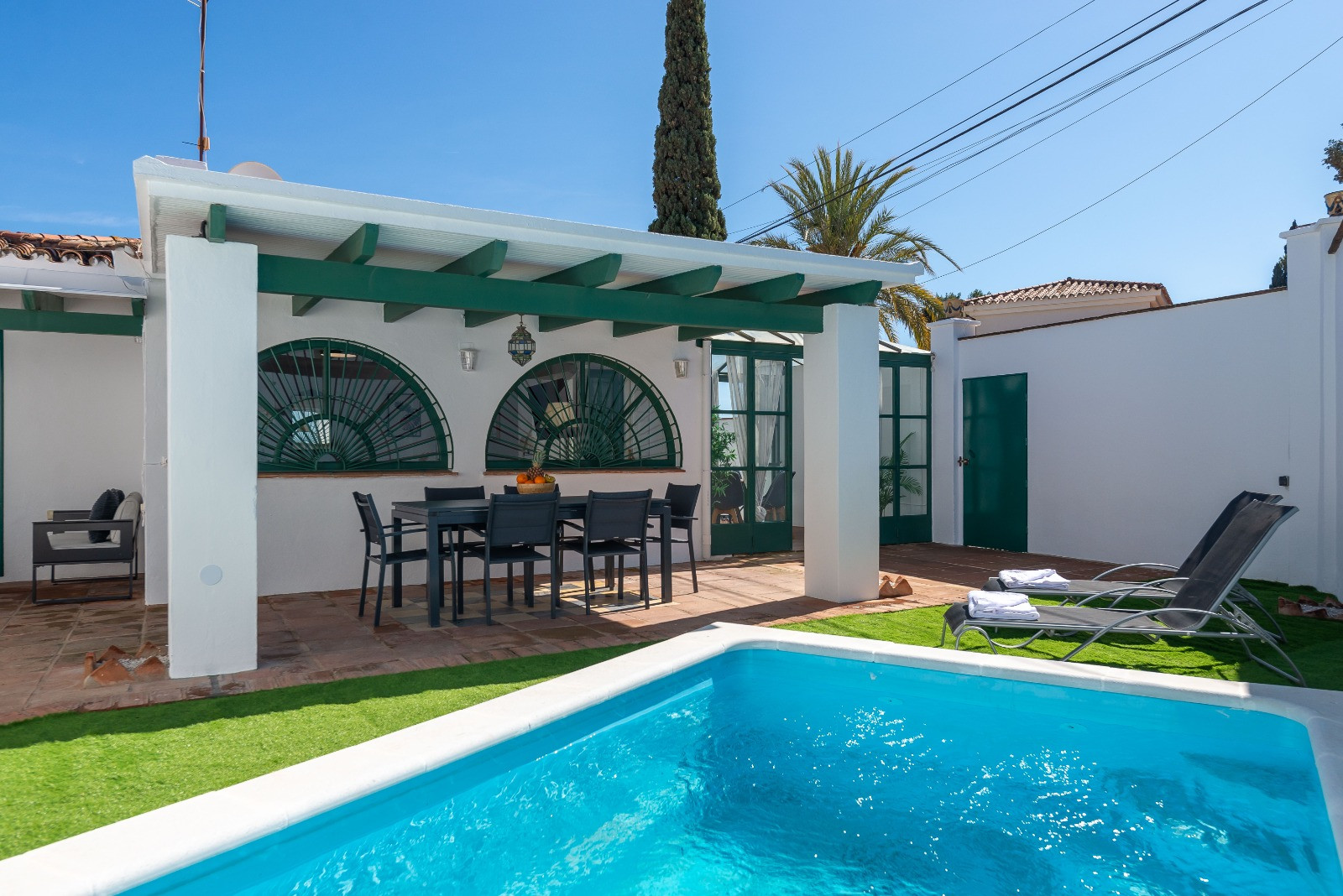 Villa 4 Bedrooms 3 Bathrooms in Marbella, Costa del Sol