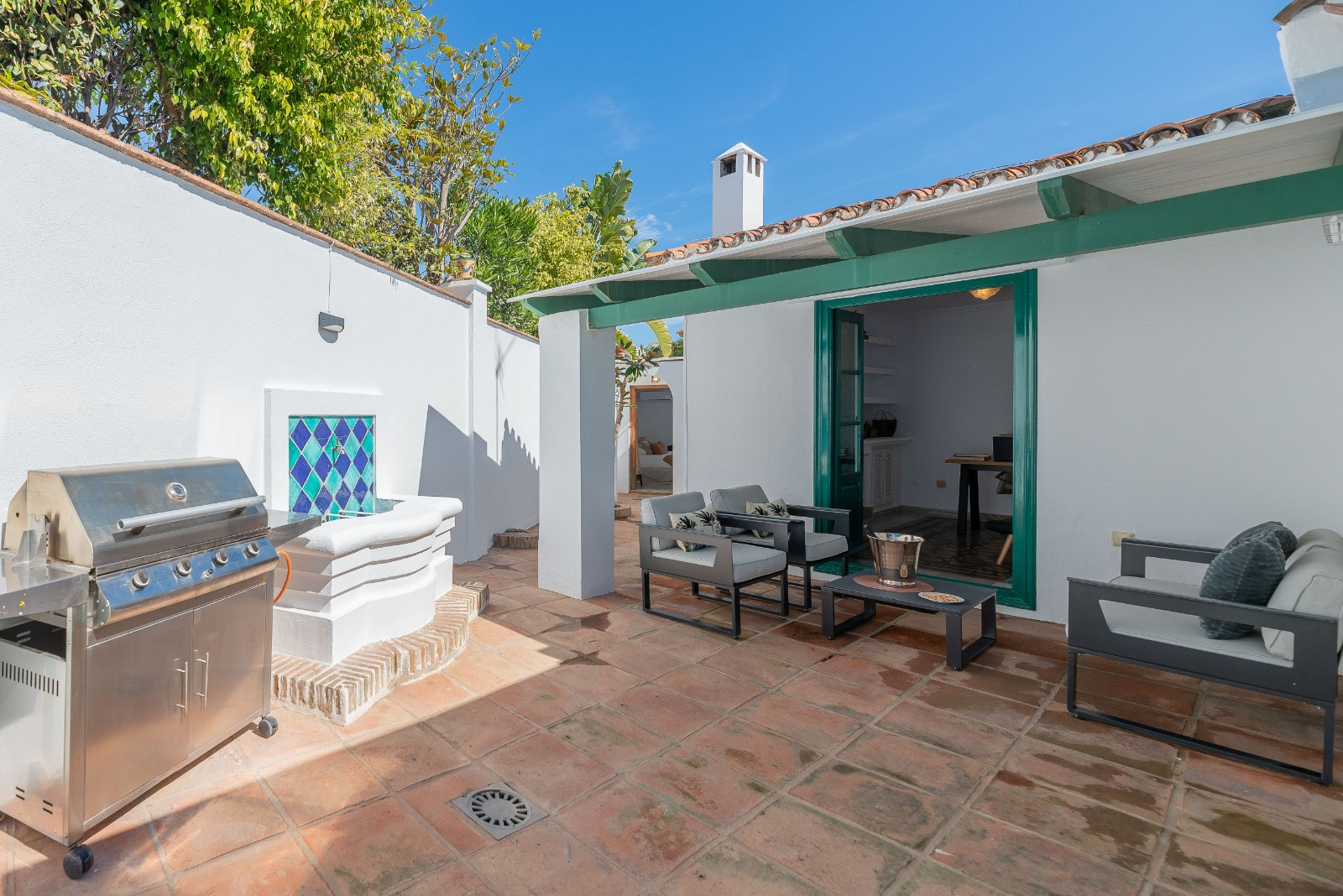 Villa 4 Bedrooms 3 Bathrooms in Marbella, Costa del Sol