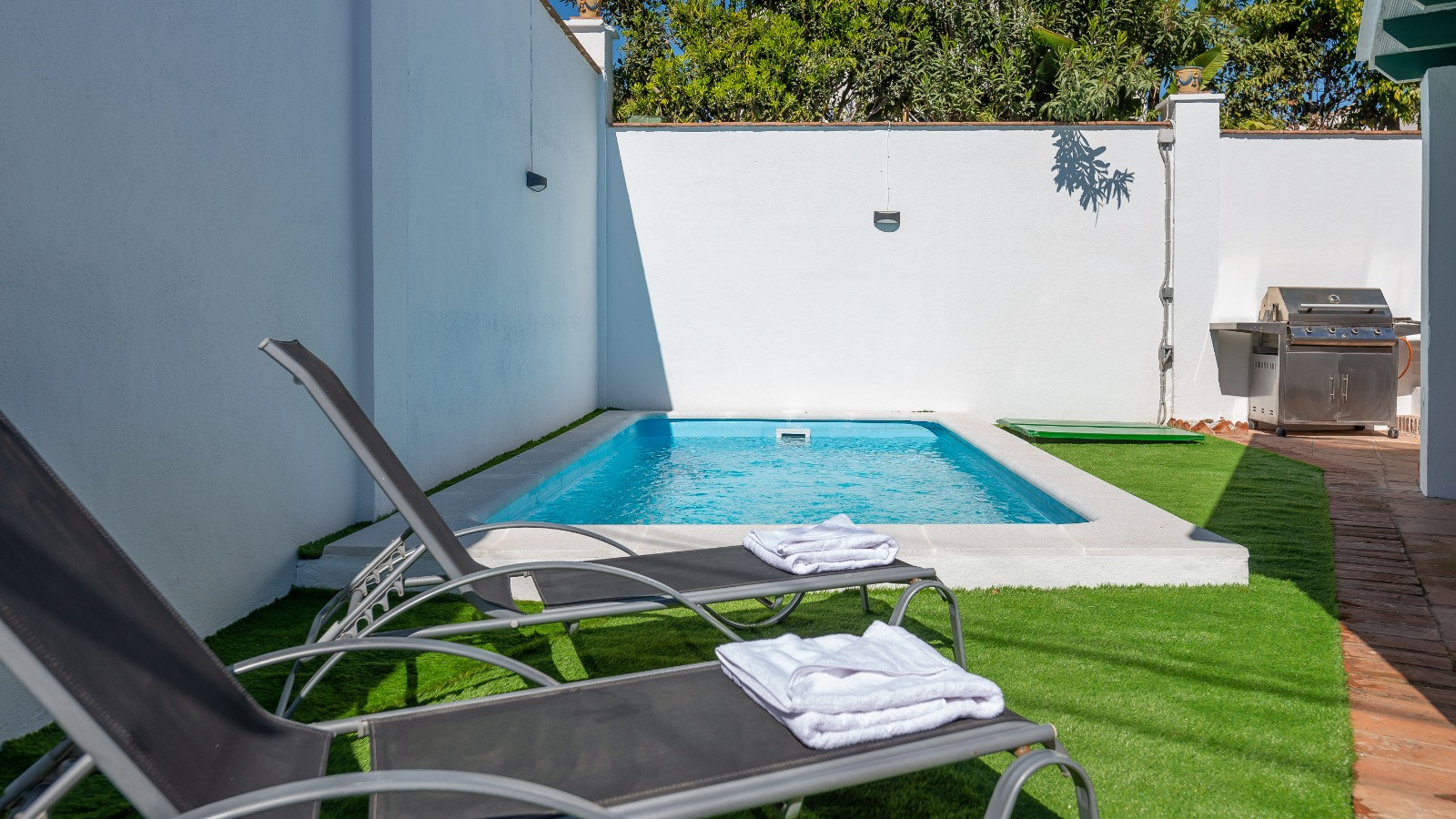 Villa 4 Bedrooms 3 Bathrooms in Marbella, Costa del Sol