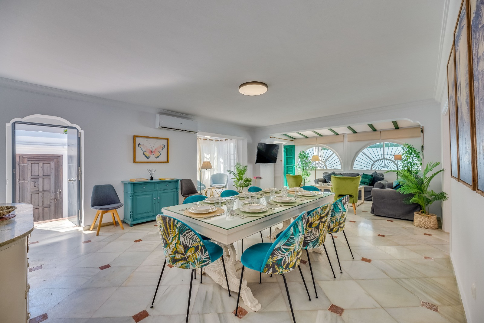 Villa 4 Bedrooms 3 Bathrooms in Marbella, Costa del Sol