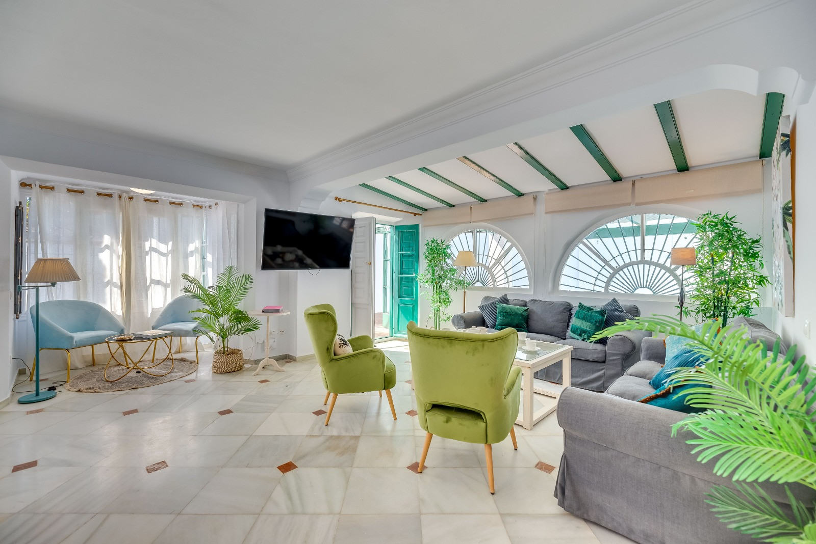 Villa 4 Bedrooms 3 Bathrooms in Marbella, Costa del Sol