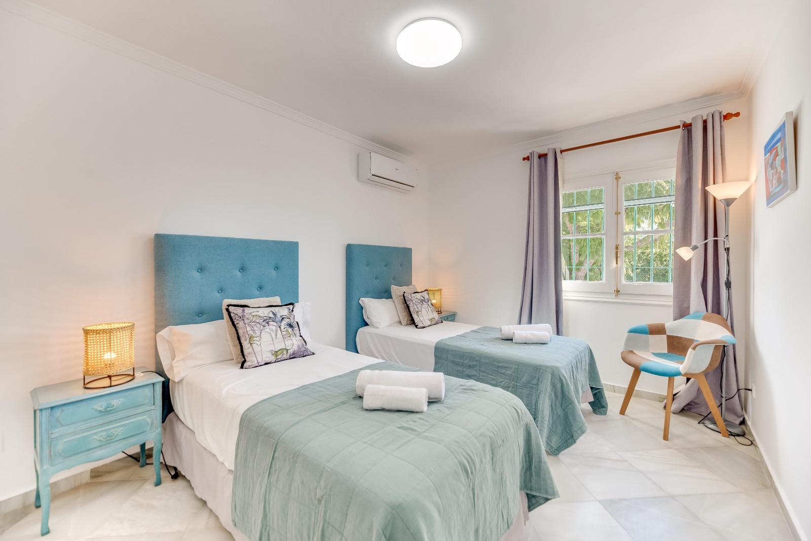 Villa 4 Bedrooms 3 Bathrooms in Marbella, Costa del Sol