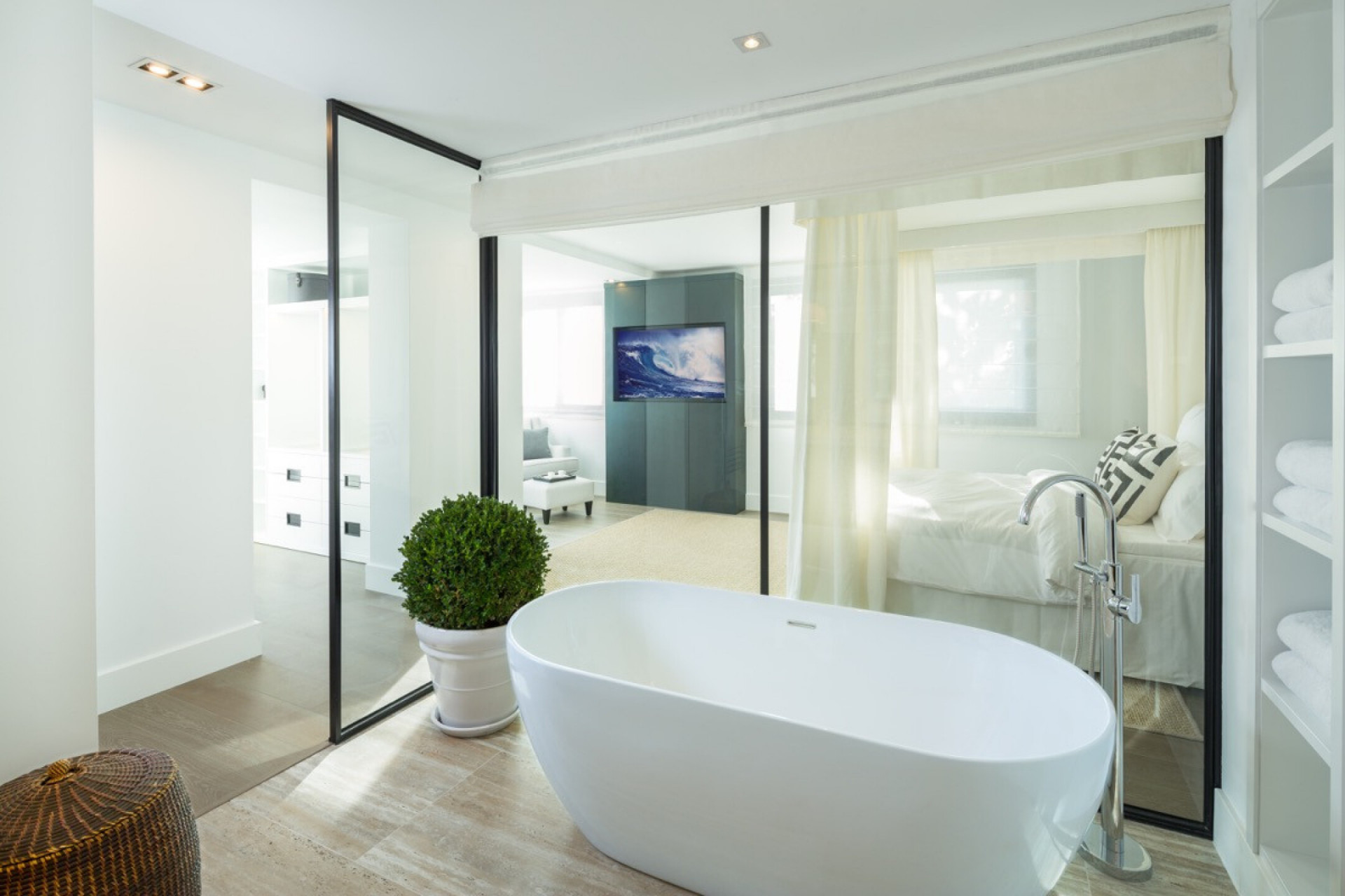 Villa 5 Bedrooms 5 Bathrooms in Marbella, Costa del Sol