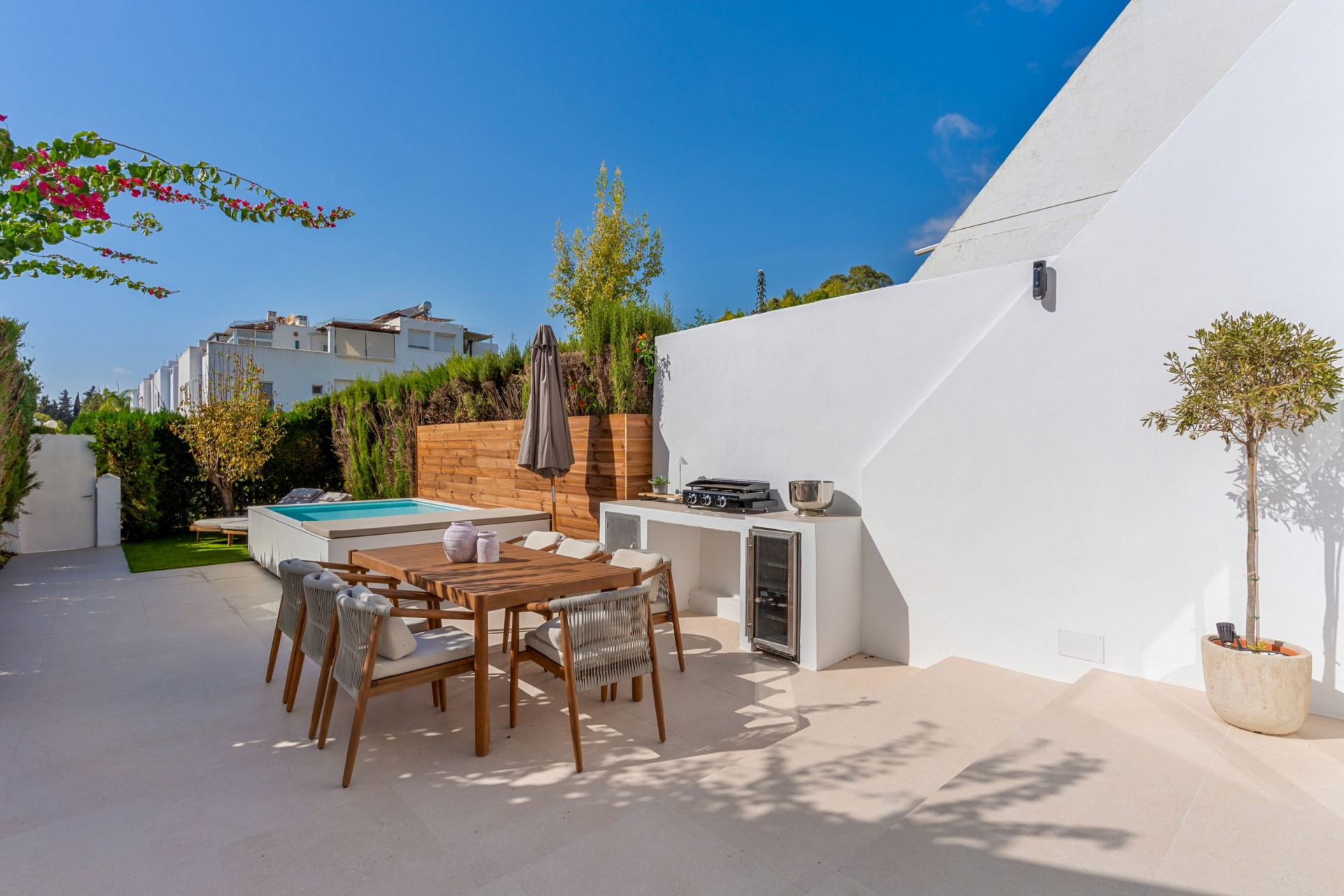 Town House 4 Bedrooms 4 Bathrooms in Marbella, Costa del Sol