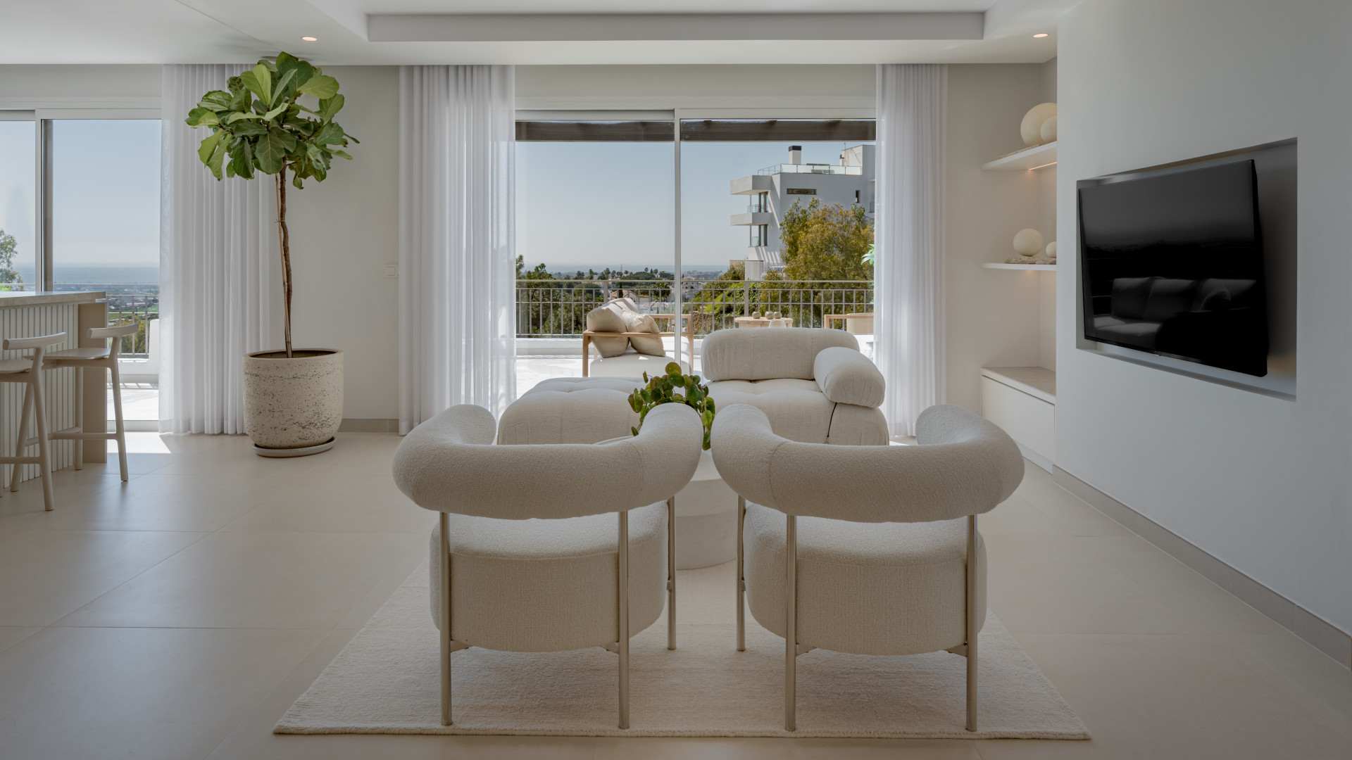 Duplex Penthouse 3 Bedrooms 3 Bathrooms in Benahavis, Costa del Sol