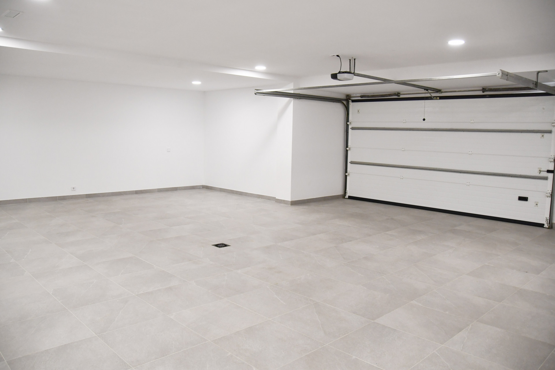 Villa 6 Bedrooms 7 Bathrooms in Marbella, Costa del Sol