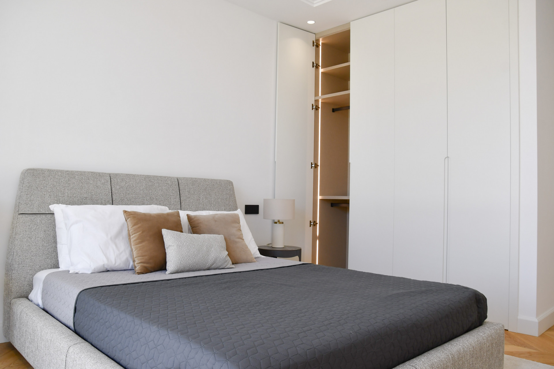 Villa 6 Bedrooms 7 Bathrooms in Marbella, Costa del Sol