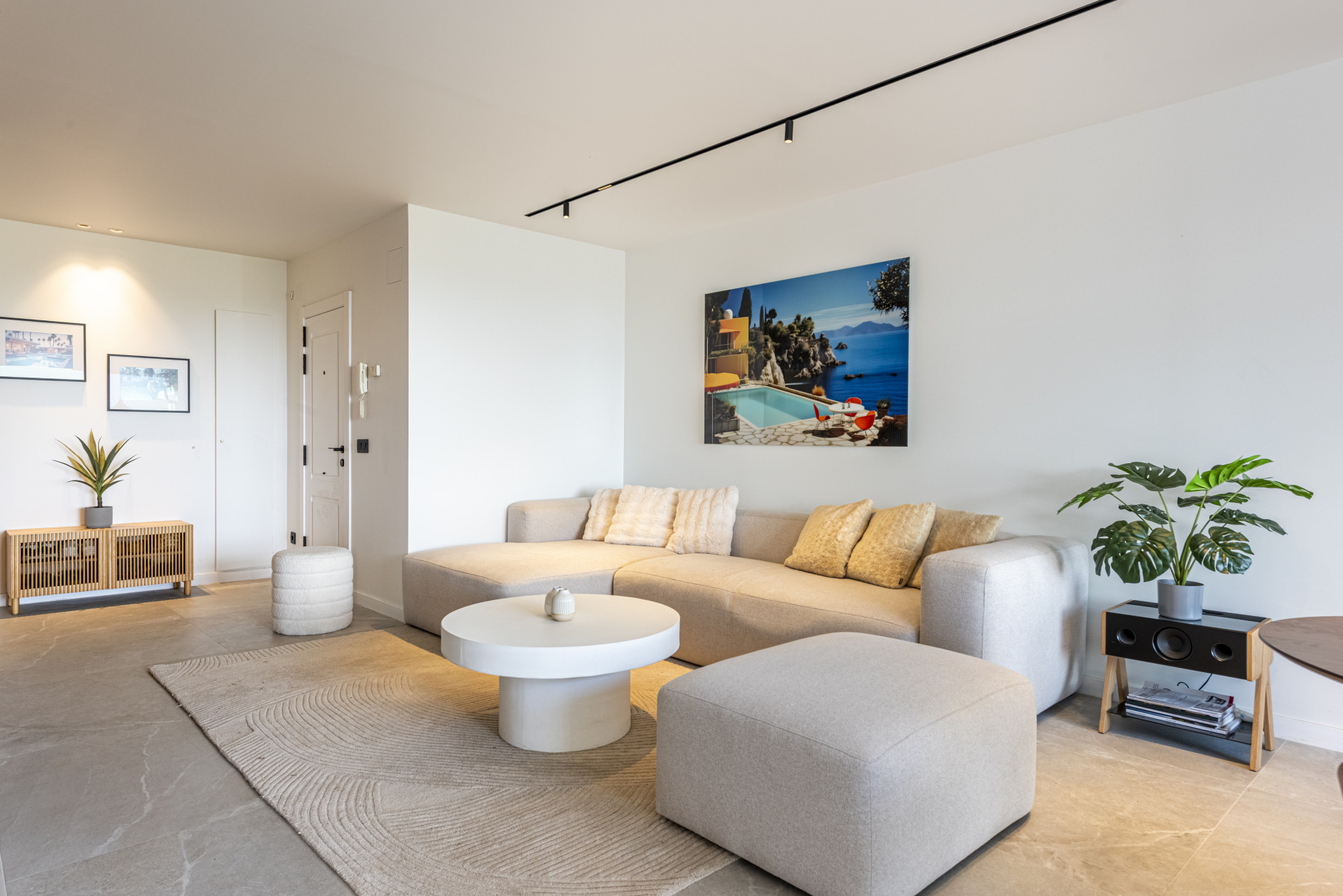 Duplex Penthouse 3 Bedrooms 3 Bathrooms in Altos de La Quinta, Costa del Sol