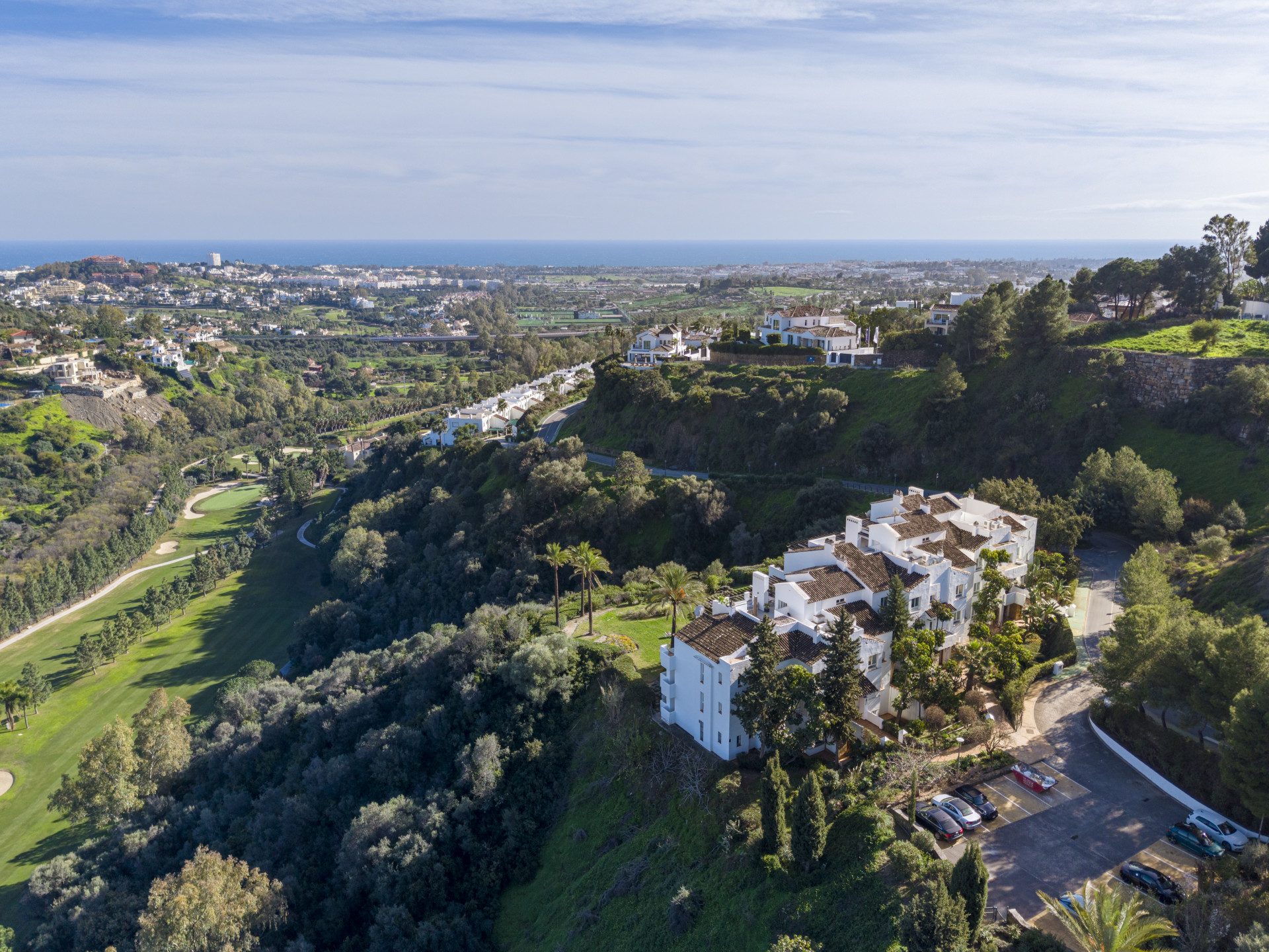 Duplex Penthouse 3 Bedrooms 3 Bathrooms in Altos de La Quinta, Costa del Sol