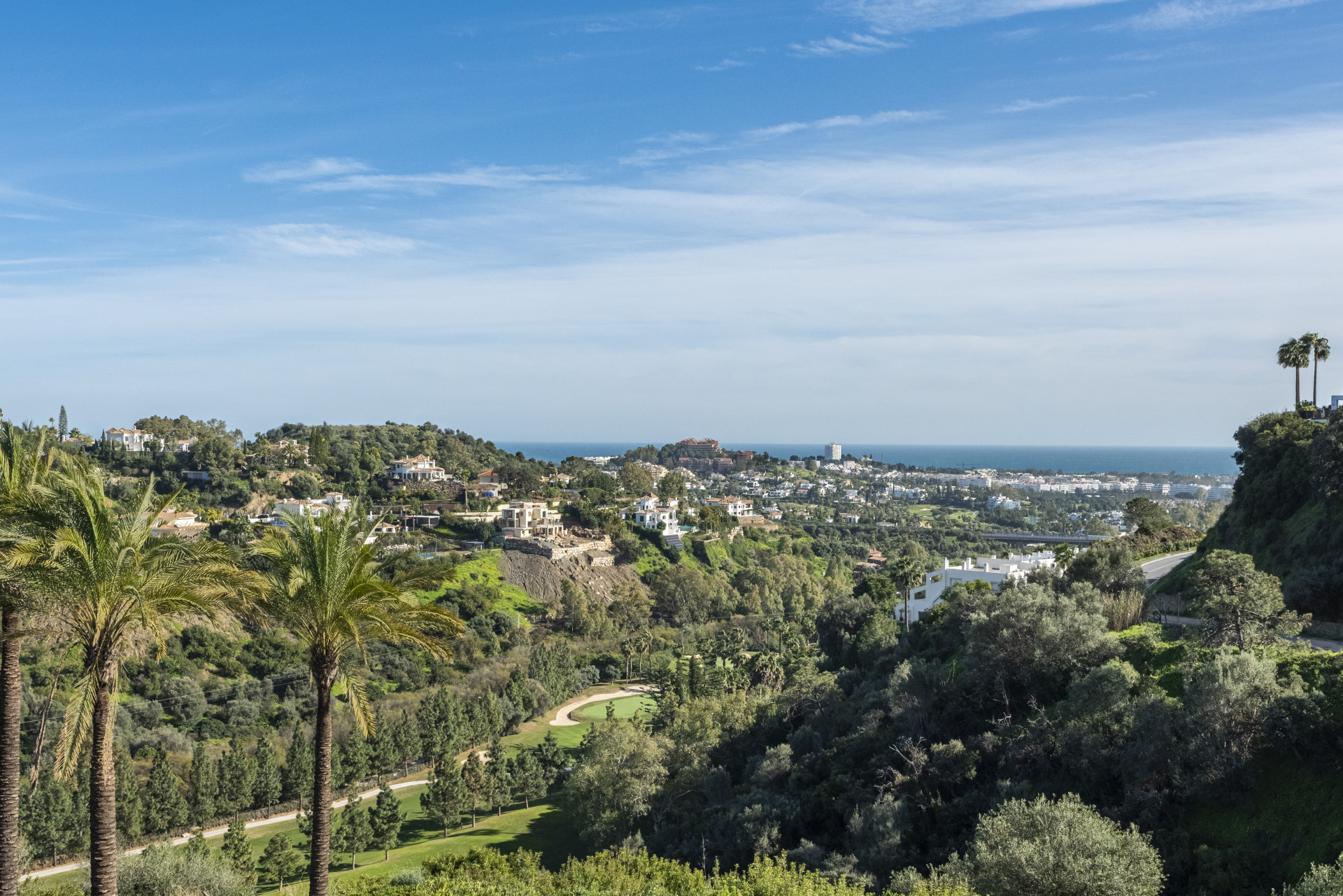Duplex Penthouse 3 Bedrooms 3 Bathrooms in Altos de La Quinta, Costa del Sol