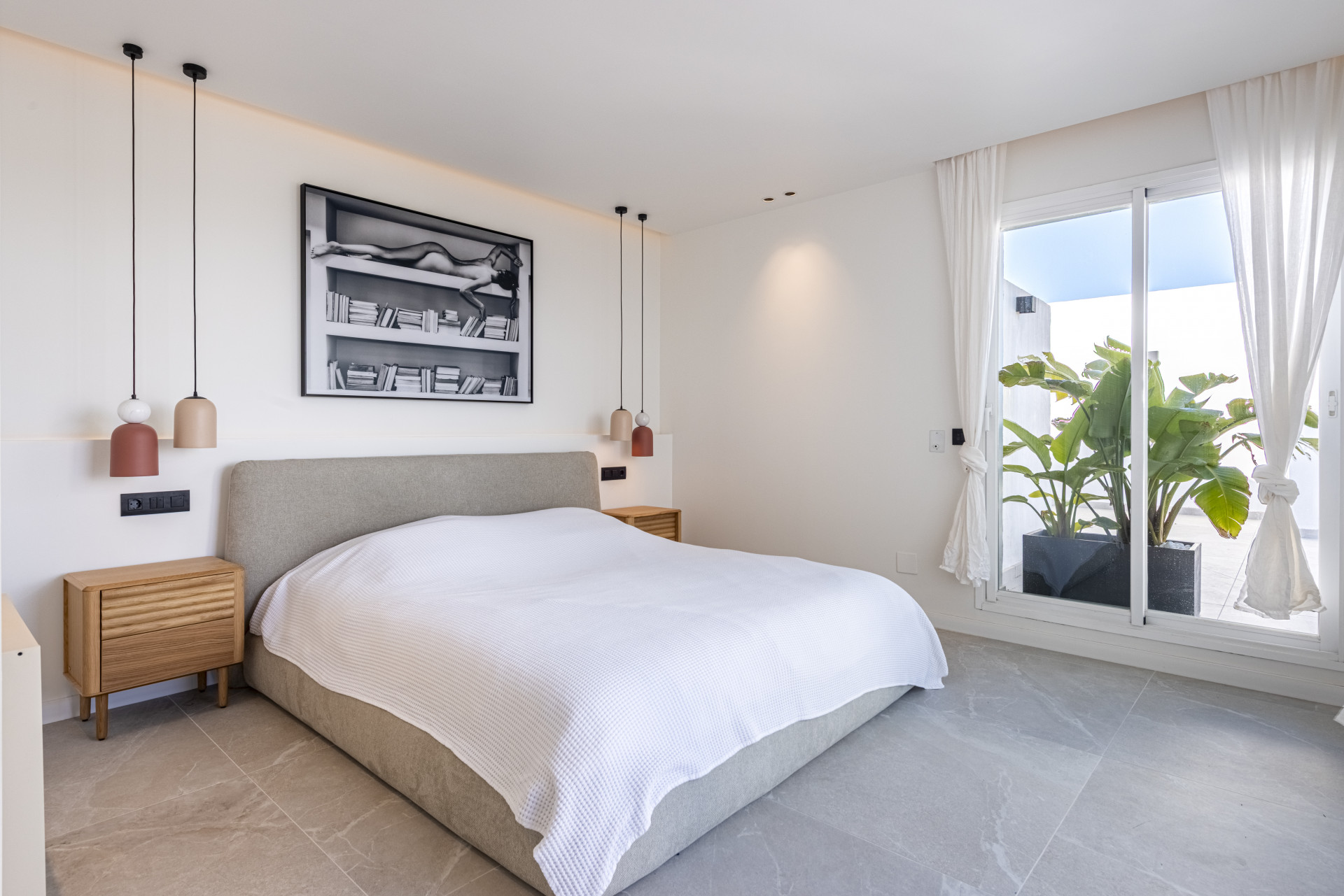 Duplex Penthouse 3 Bedrooms 3 Bathrooms in Altos de La Quinta, Costa del Sol